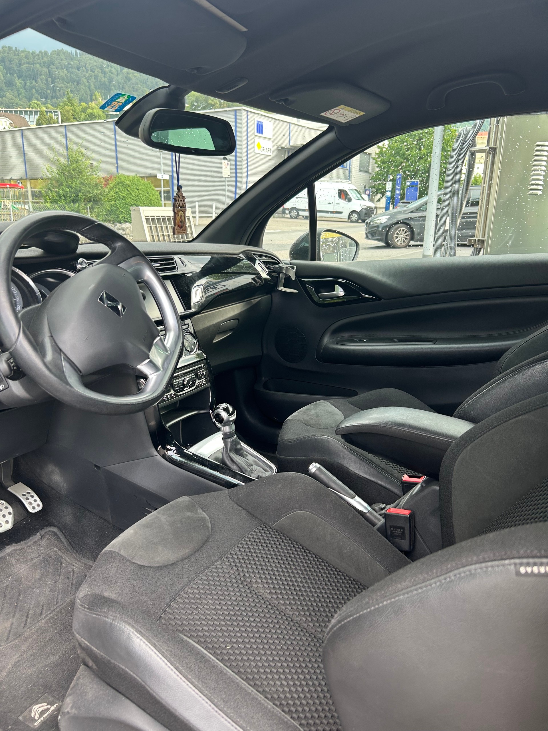 DS AUTOMOBILES 1.6 VTi So Chic-image-5