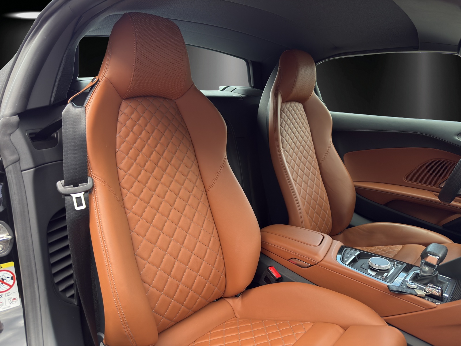 AUDI R8 Spyder performance S-Tronic-image-7