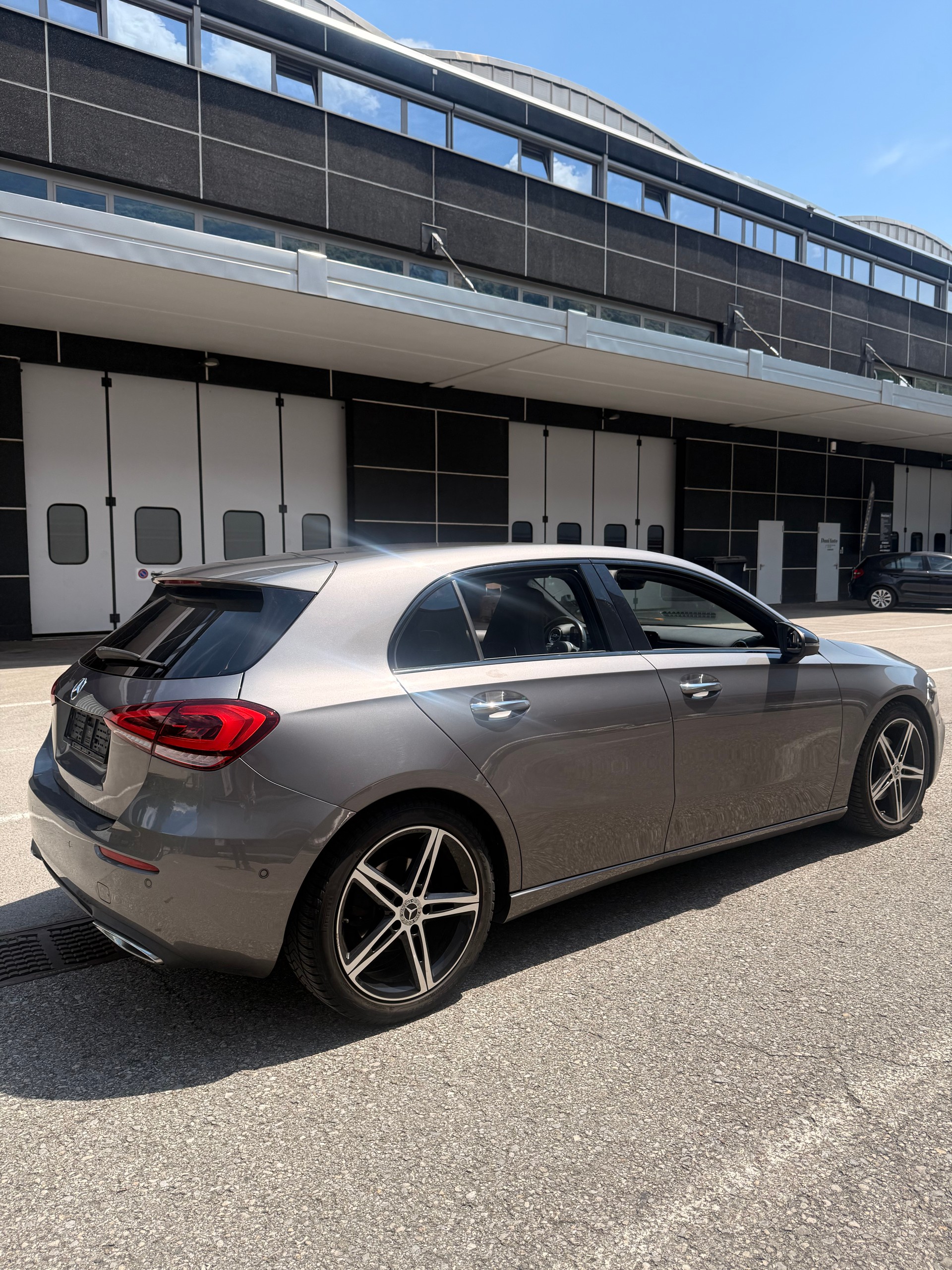 MERCEDES-BENZ A 200 Progressive 7G-DCT-image-2