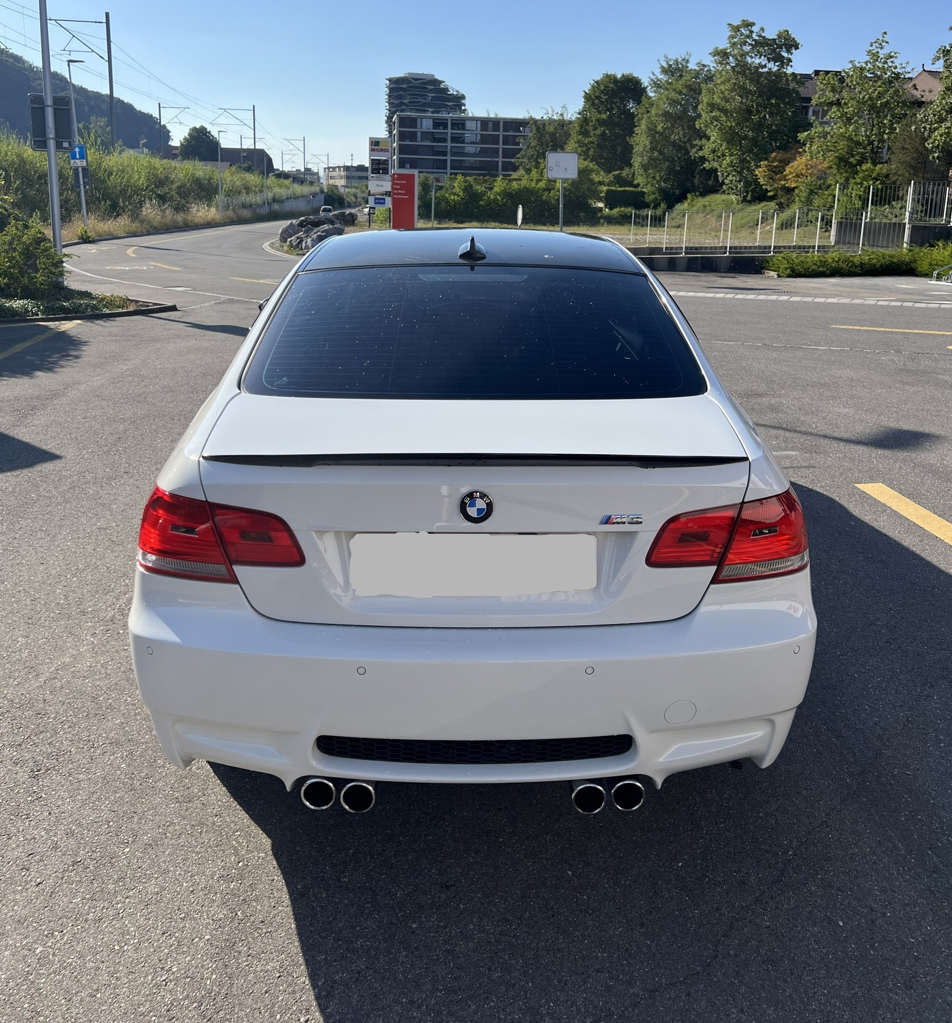 BMW M3 Handschalter-image-2