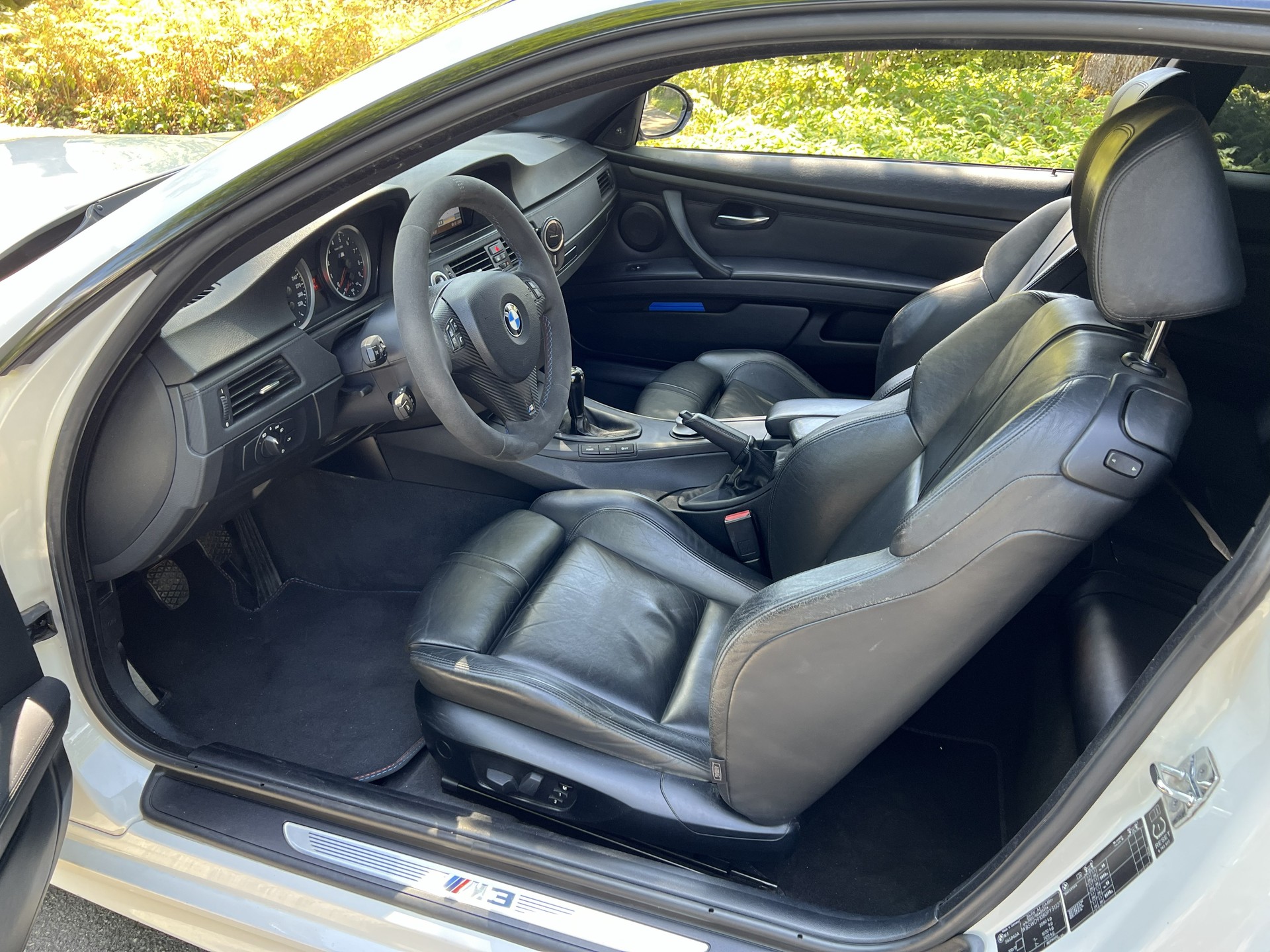 BMW M3 Handschalter-image-4