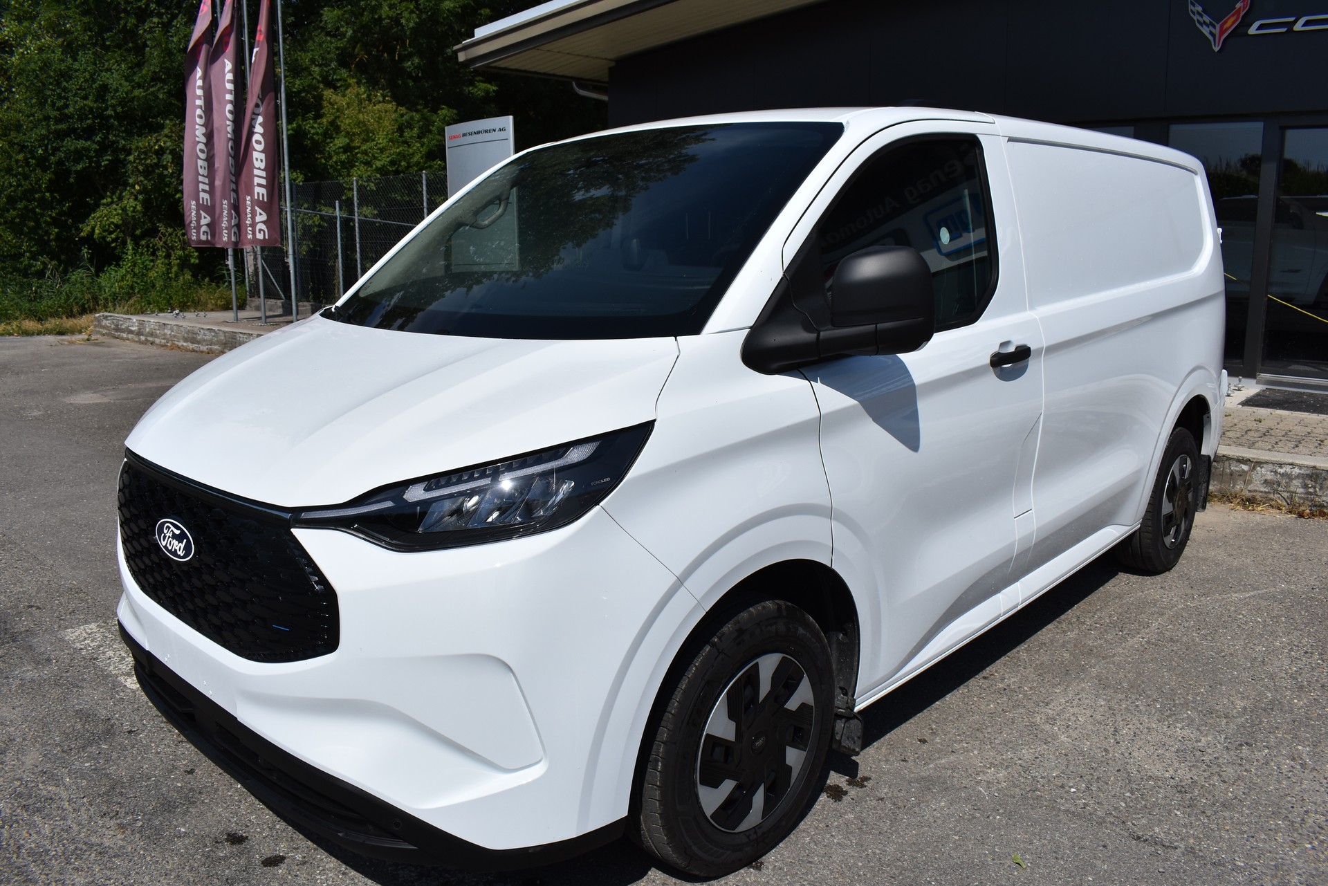 FORD E-Transit C Van 320 L1 Trend 83kWh-image-0