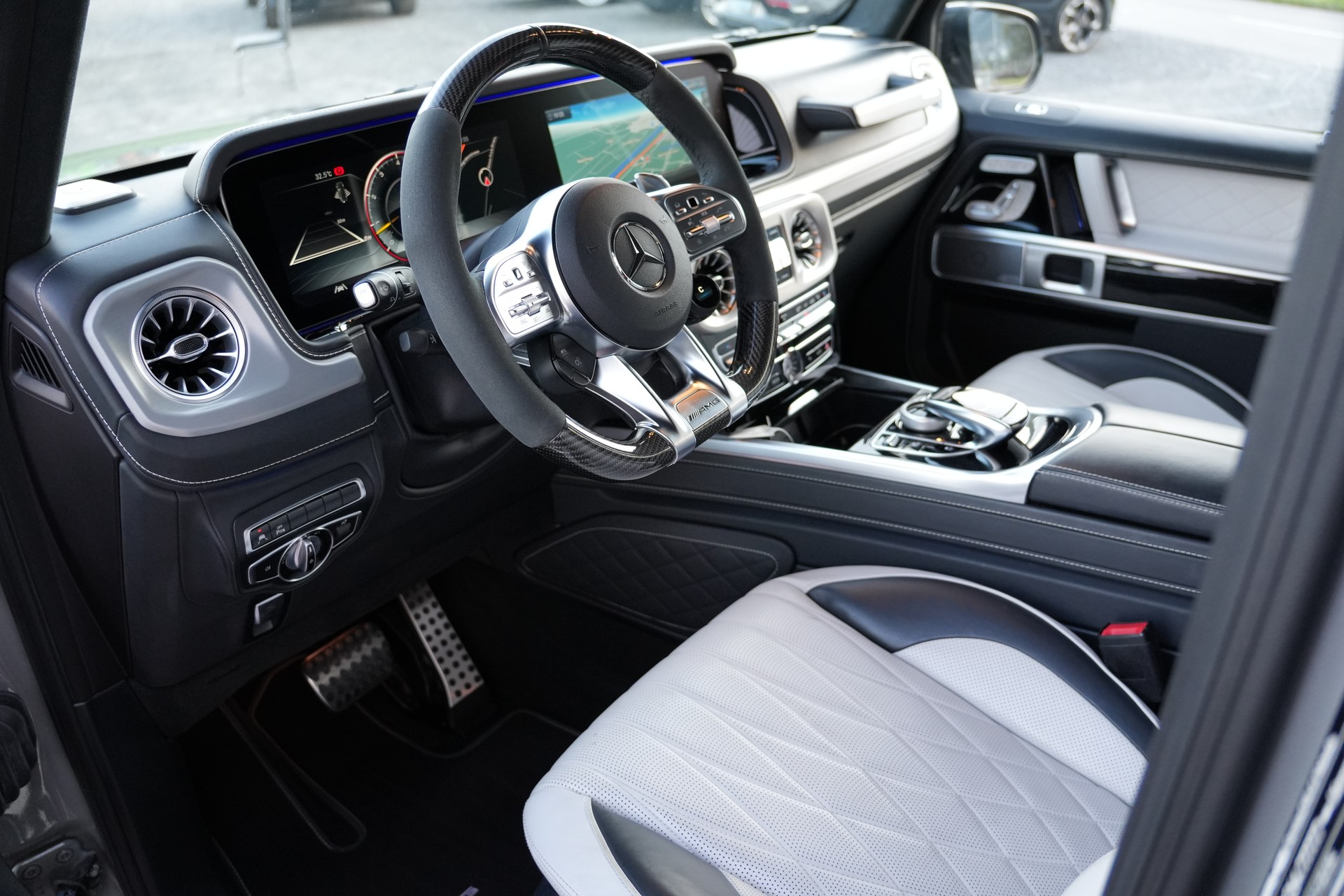 MERCEDES-BENZ G 63 AMG Speedshift Plus G-Tronic G-MANUFAKTUR-image-17