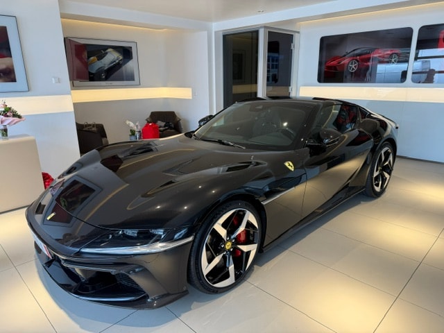 FERRARI 12Cilindri-image-0