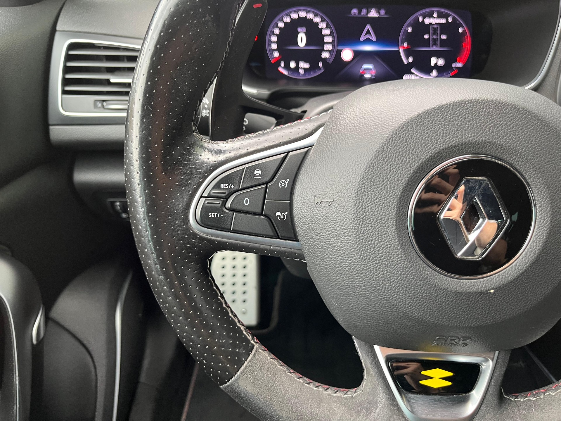 RENAULT Mégane Trophy 300 EDC-image-14