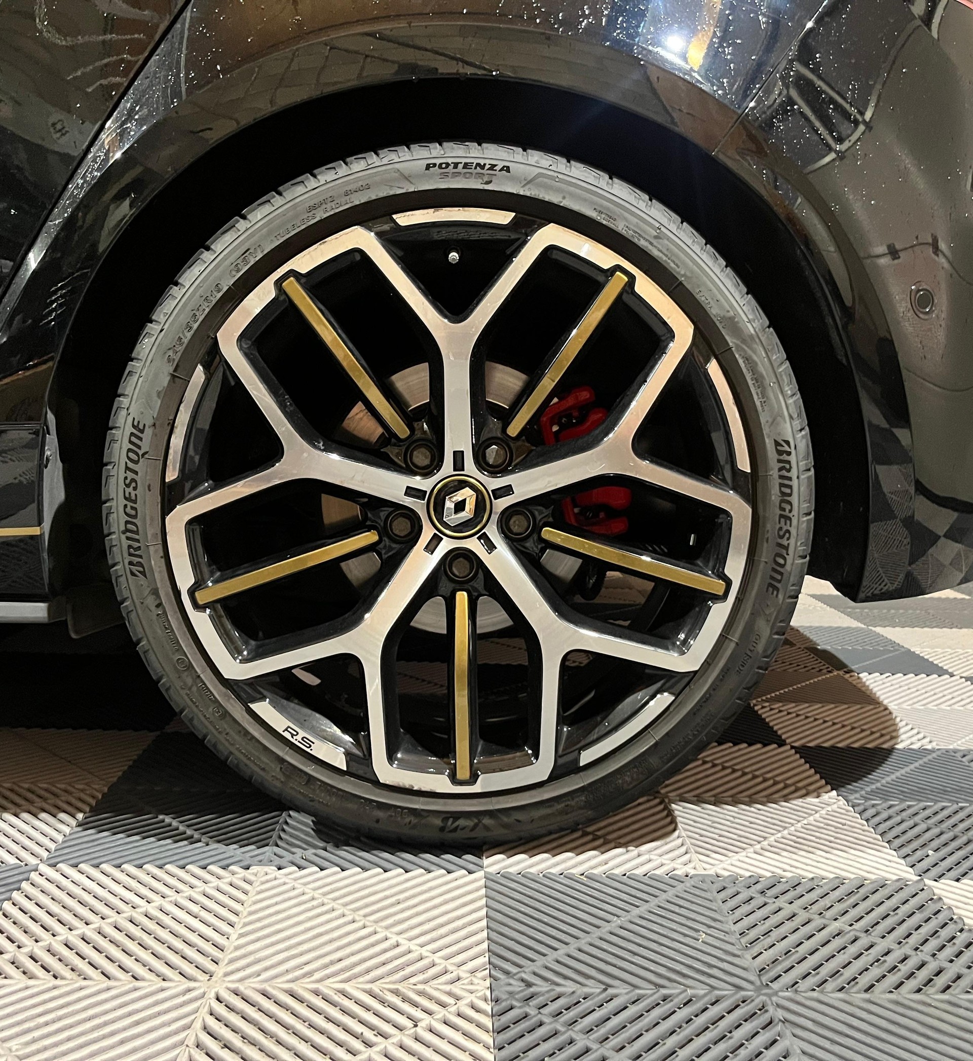 RENAULT Mégane Trophy 300 EDC-image-21