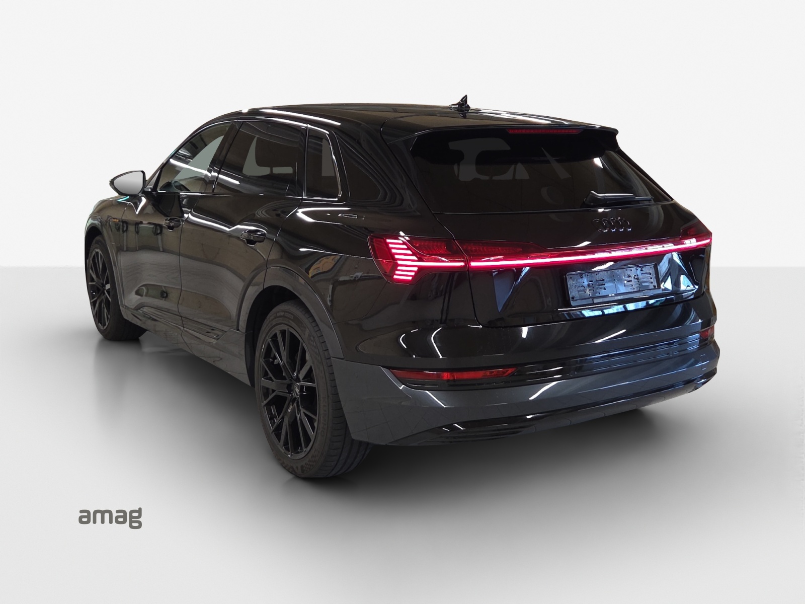 AUDI e-tron 55 Advanced Black Edition quattro-image-2