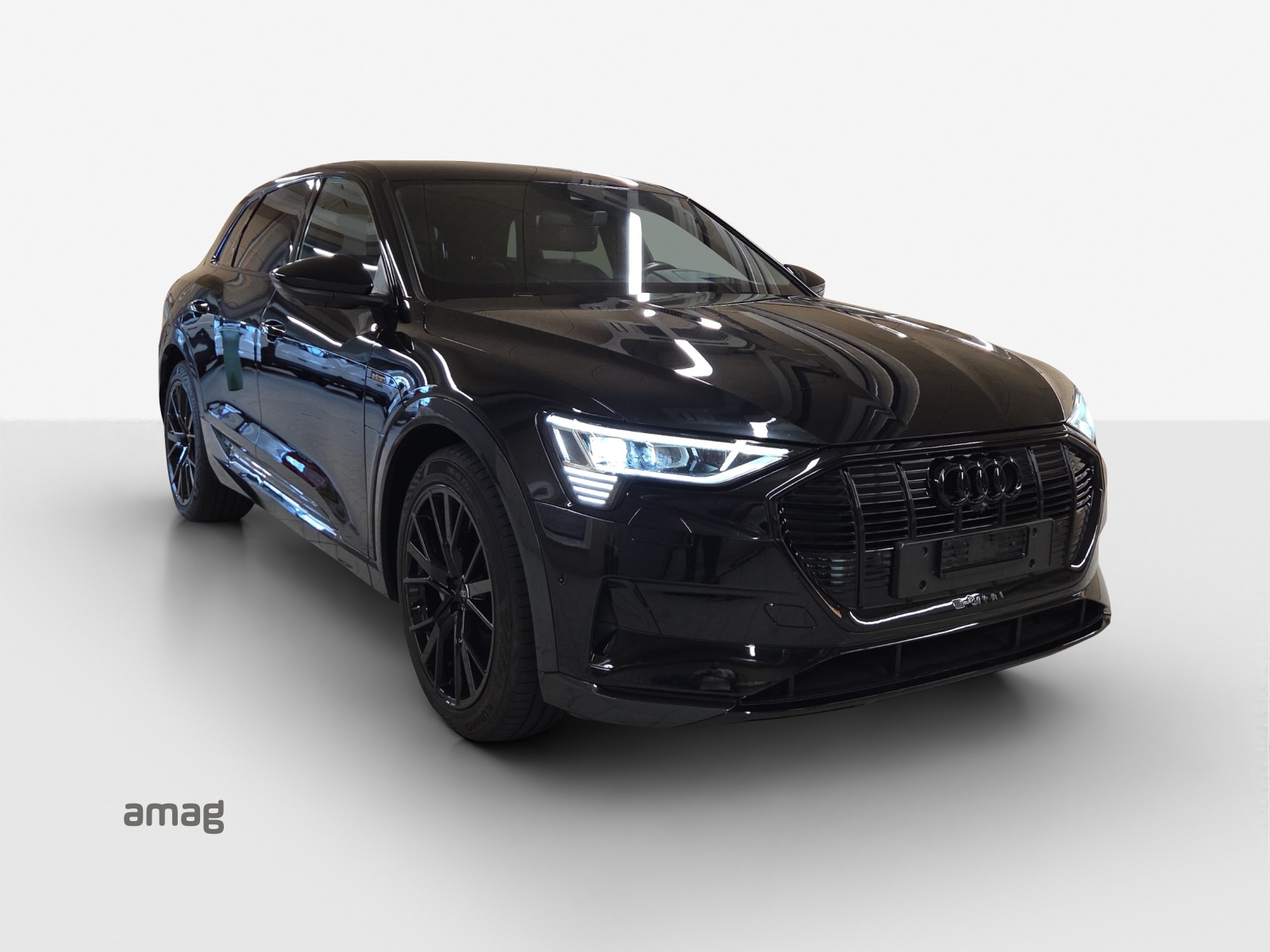AUDI e-tron 55 Advanced Black Edition quattro-image-6