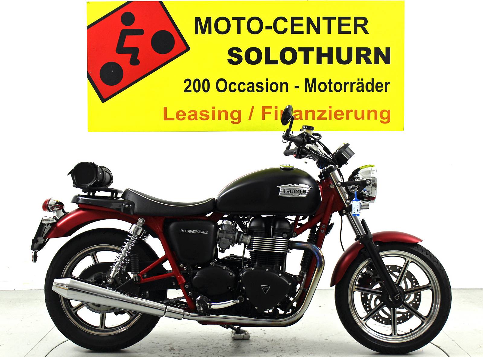 TRIUMPH Bonneville T100