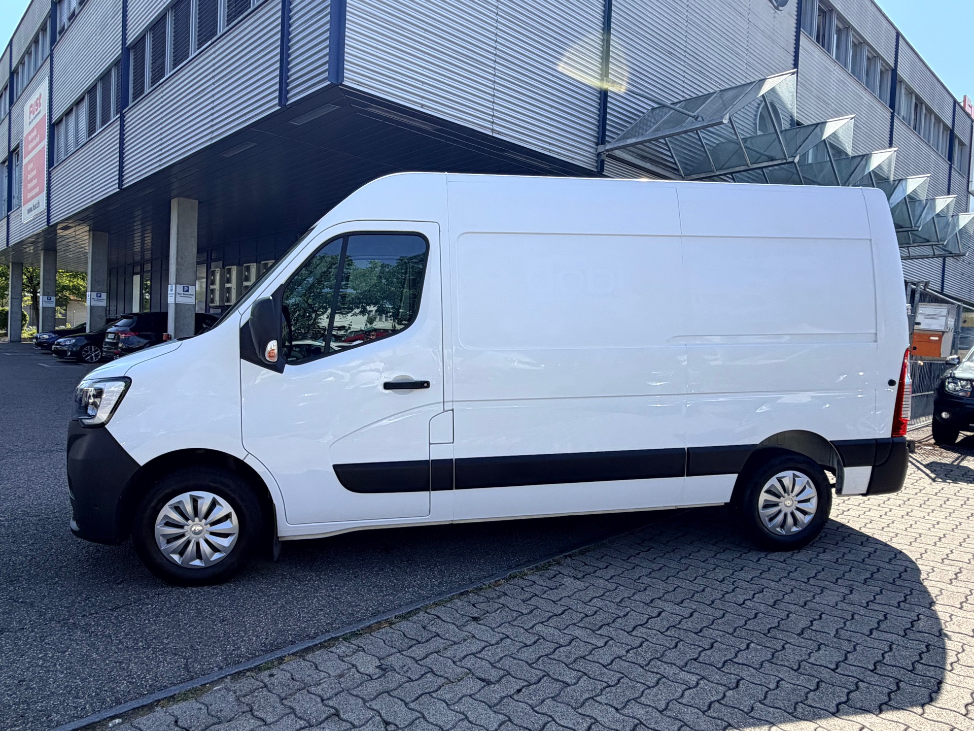 RENAULT Master T35 2.3dCi 135 L2H2-image-5