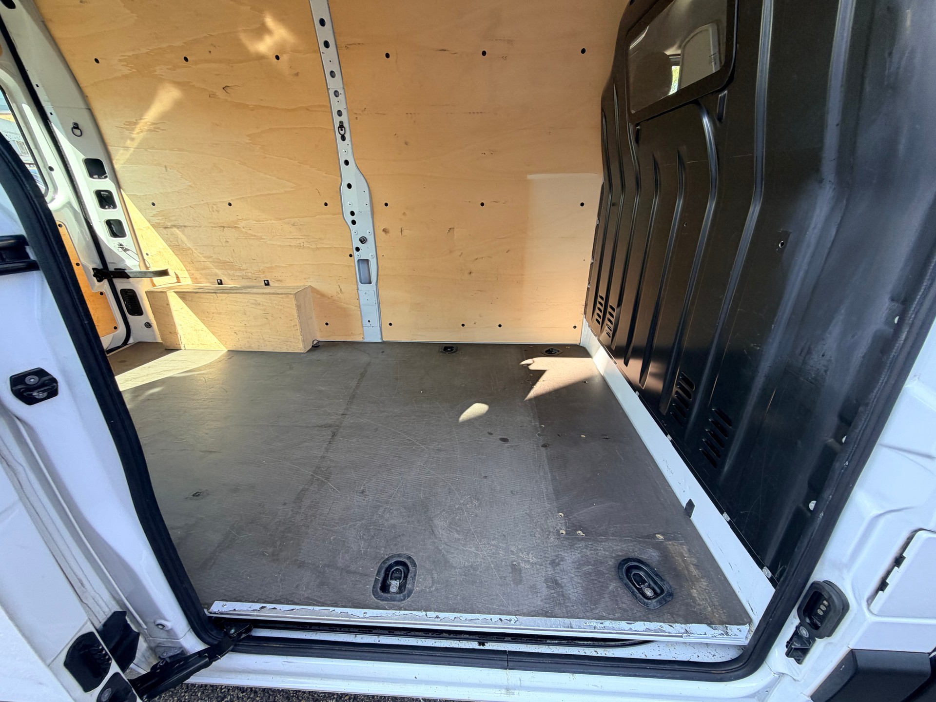 RENAULT Master T35 2.3dCi 135 L2H2-image-12