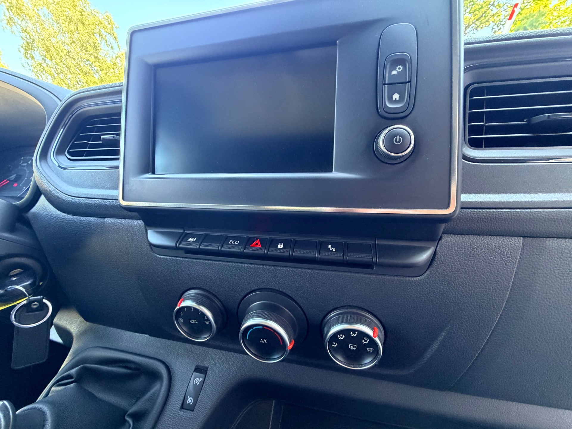 RENAULT Master T35 2.3dCi 135 L2H2-image-10