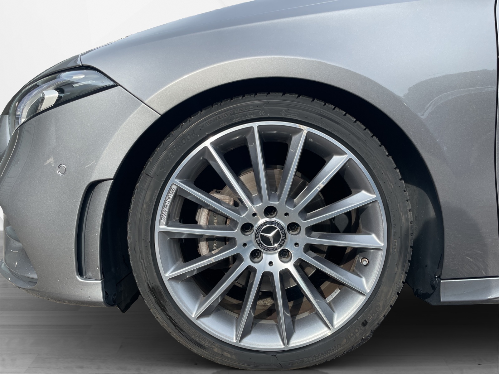 MERCEDES-BENZ A 200 AMG Line-image-8