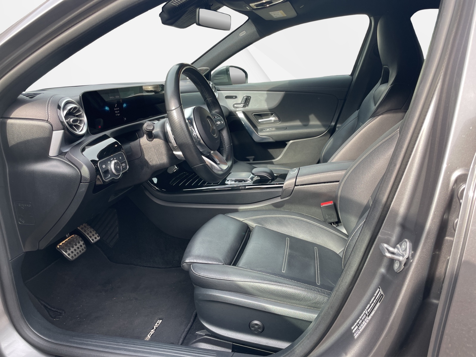 MERCEDES-BENZ A 200 AMG Line-image-9