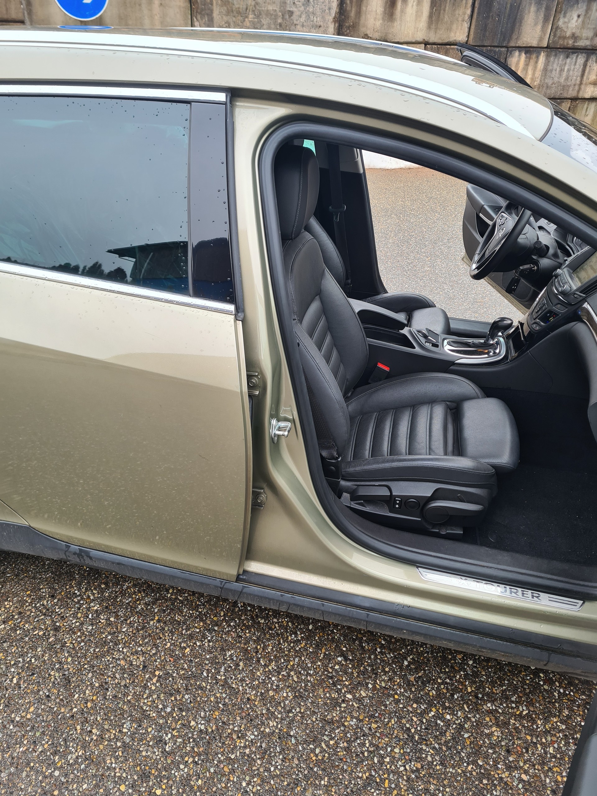 OPEL Insignia Country Tourer 2.0 Turbo 4WD Automatic-image-6