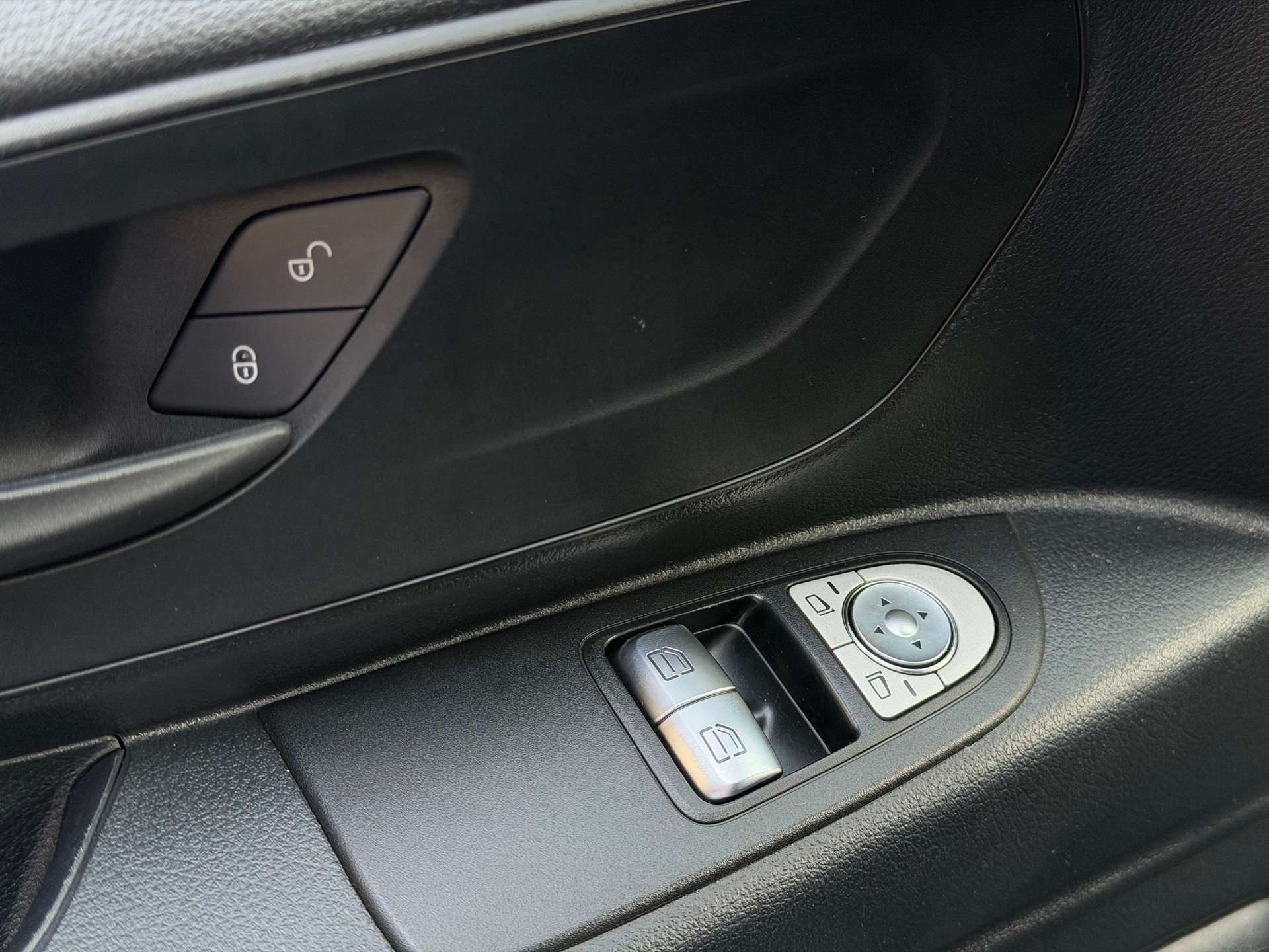 MERCEDES-BENZ Vito 114 Extralang EL | ab MFK | ab Service Automat | ACC | Totwinkel | Klima | Anhängerkupplung-image-14