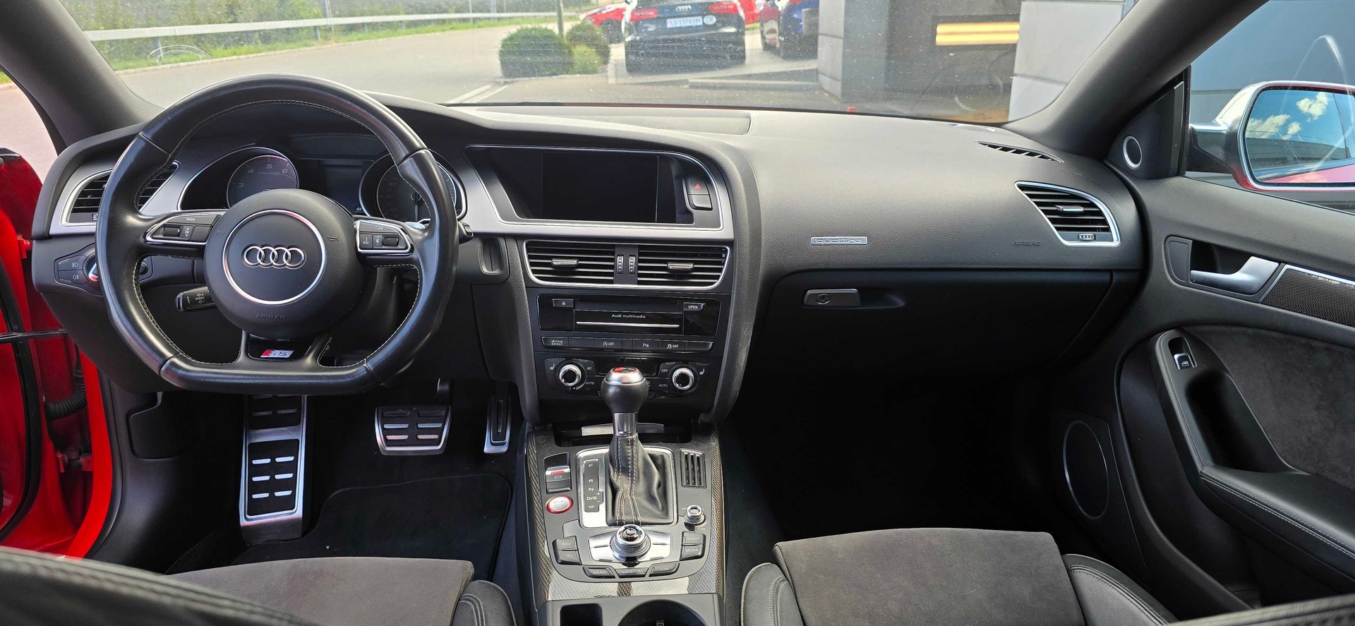 AUDI 3.0 V6 TFSI quattro S-Tronic-image-6