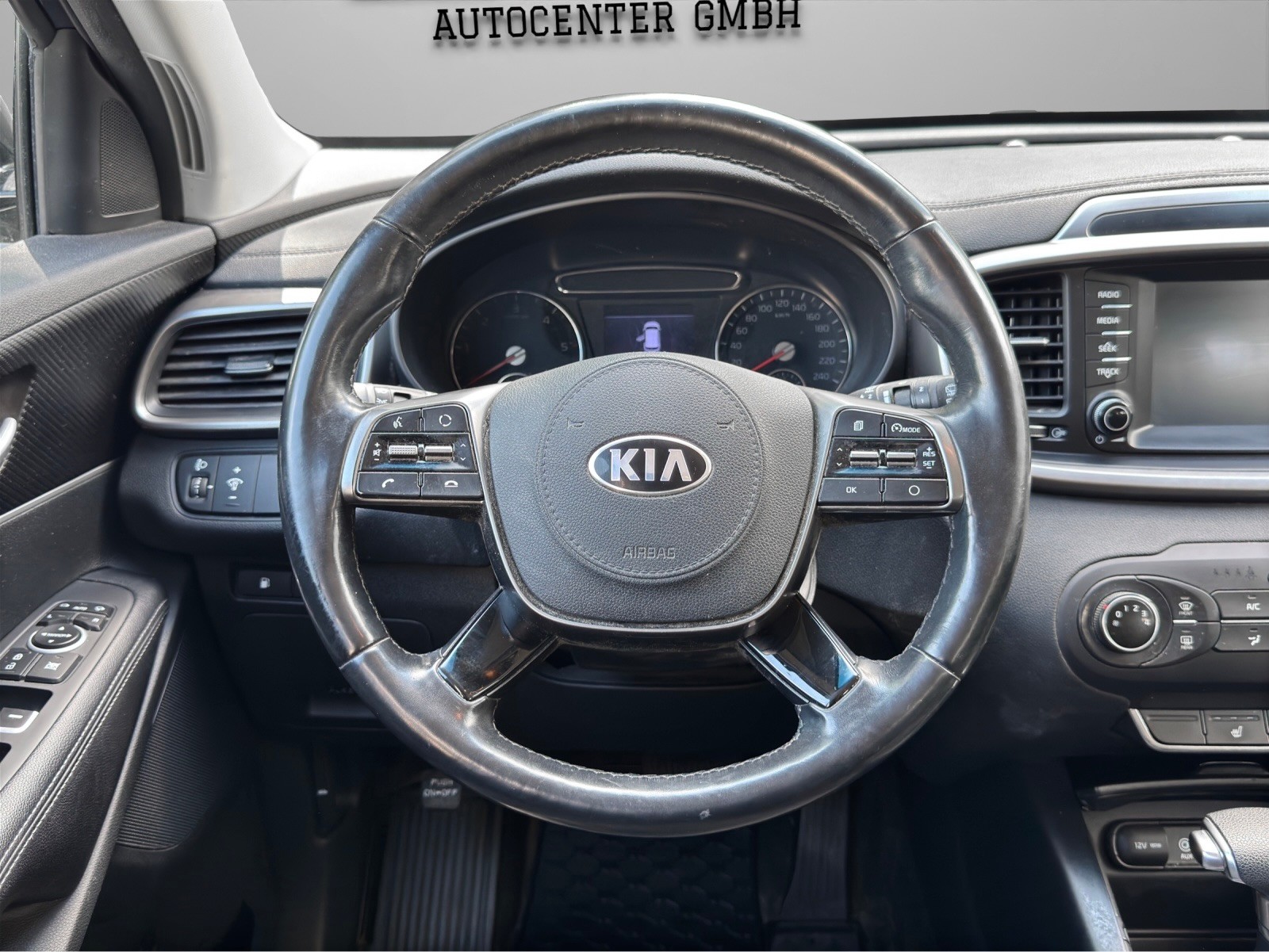 KIA Sorento 2.2 CRDI LX 5P. Automatic-image-9