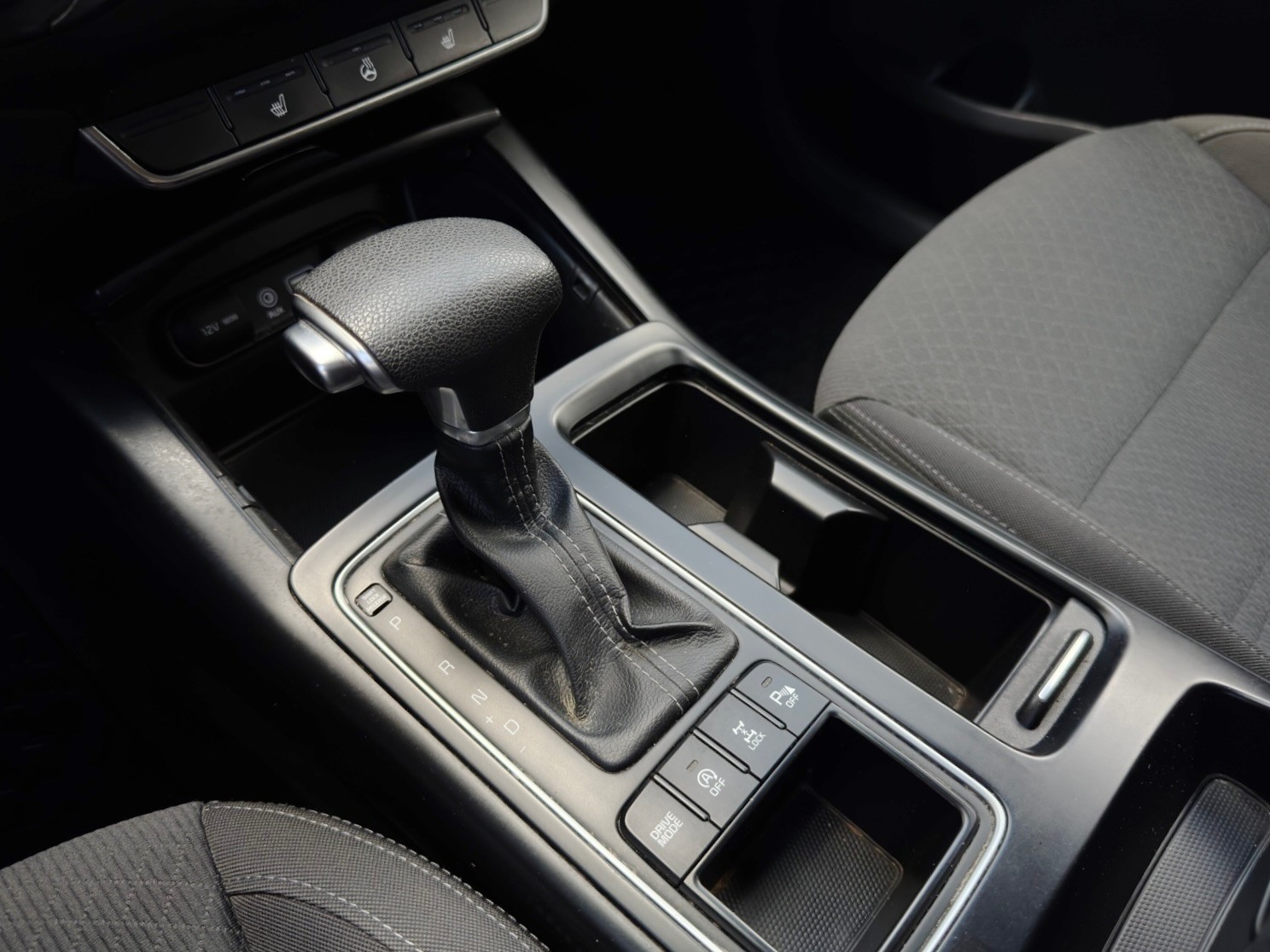 KIA Sorento 2.2 CRDI LX 5P. Automatic-image-16