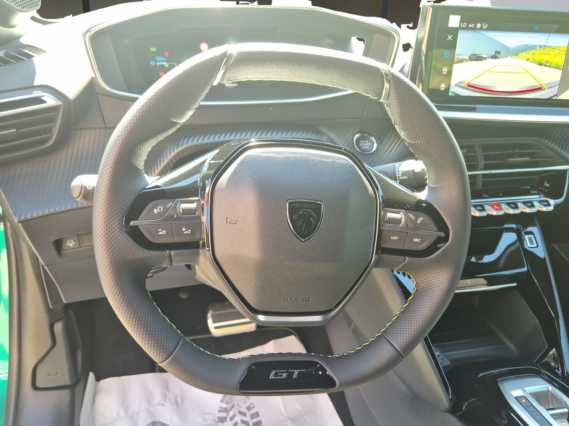 PEUGEOT 208 1.2 Hybrid 145 GT Exclusive-image-8