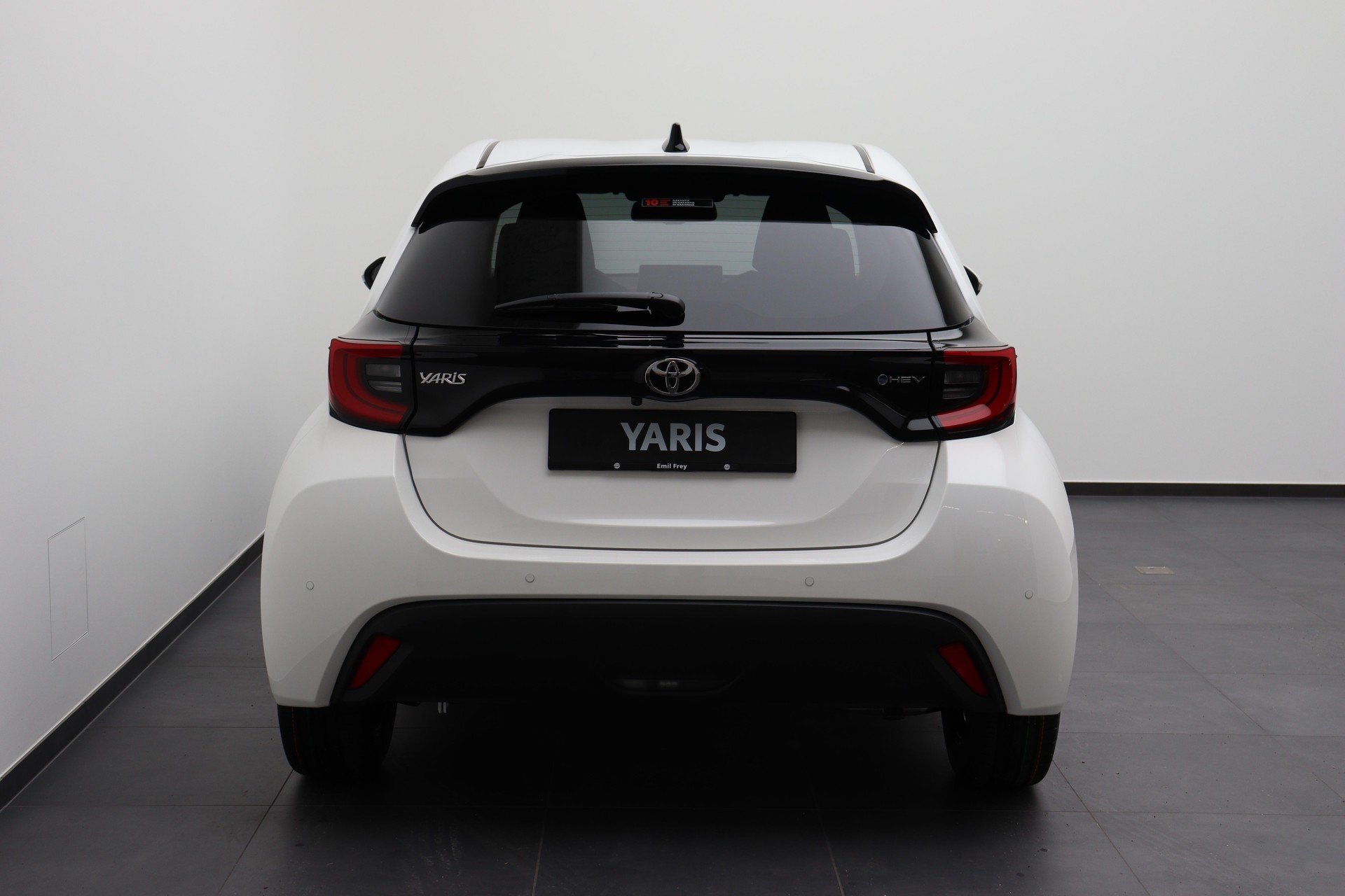 TOYOTA Yaris 1.5 VVT-i HSD Trend-image-4