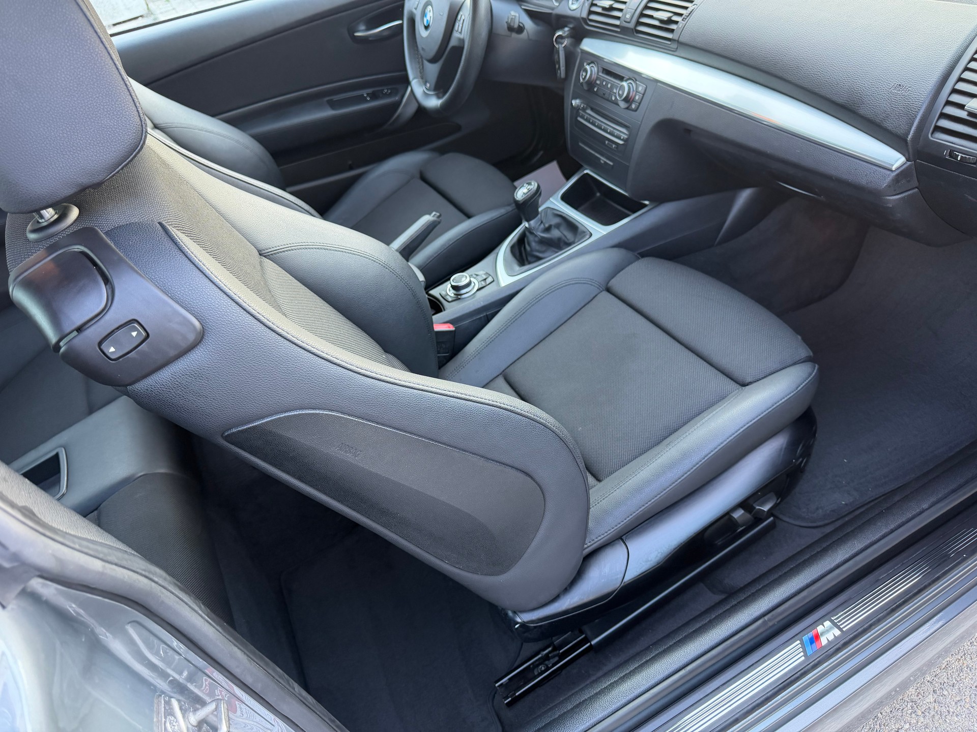 BMW 123d Coupé-image-10