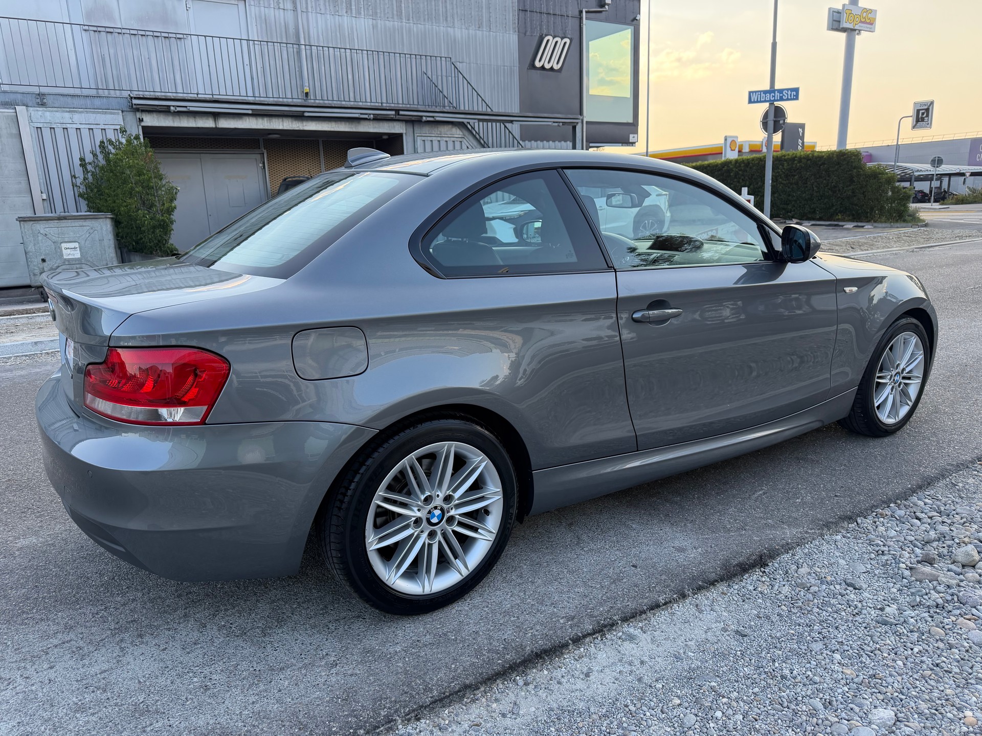 BMW 123d Coupé-image-4