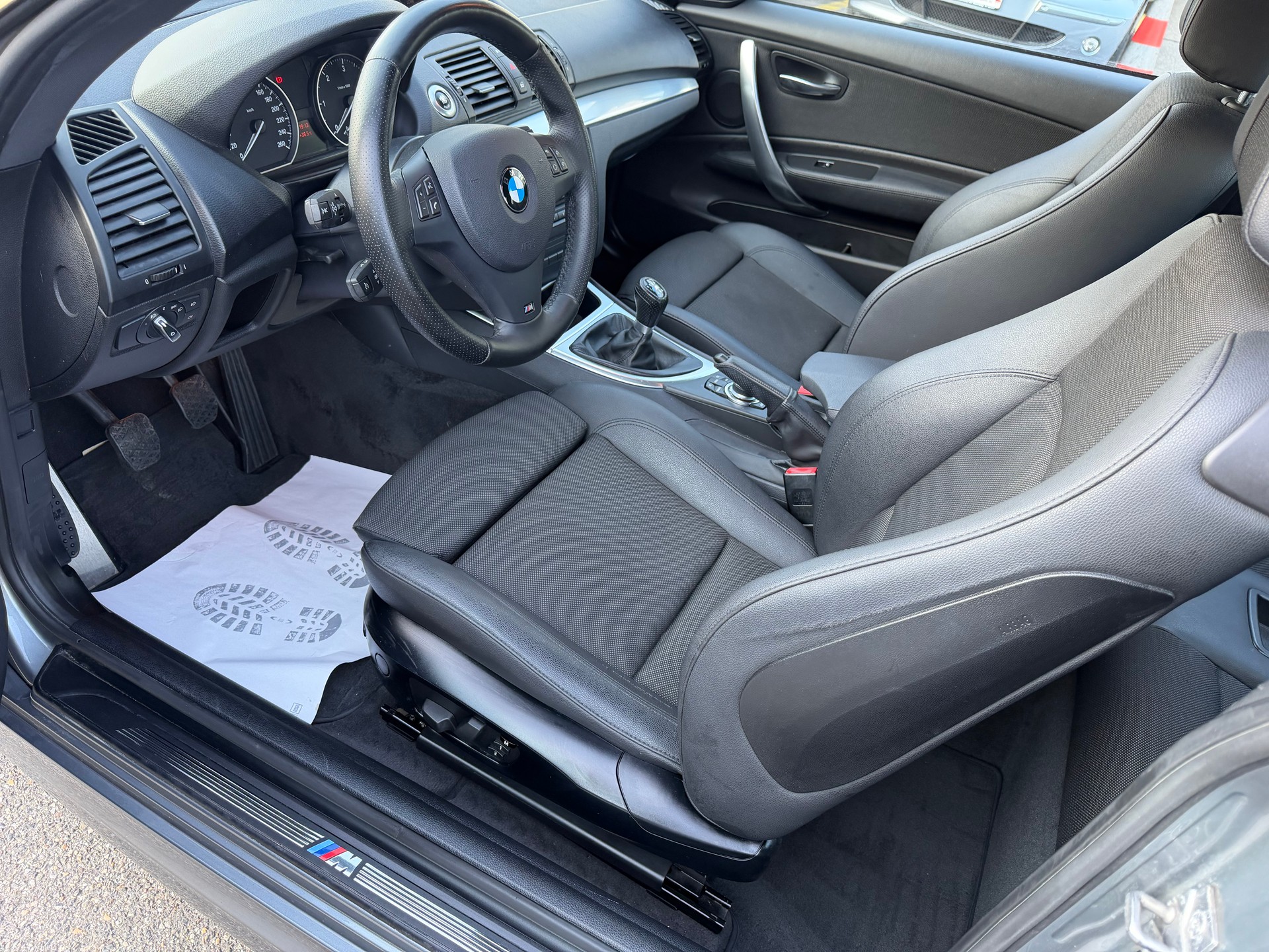 BMW 123d Coupé-image-7