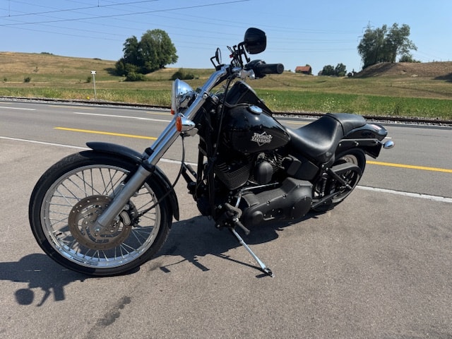 HARLEY-DAVIDSON FXSTBI Deuce mit 9400 km Sissy Bar neue Bereifung neue Batterie ab MFK-image-1