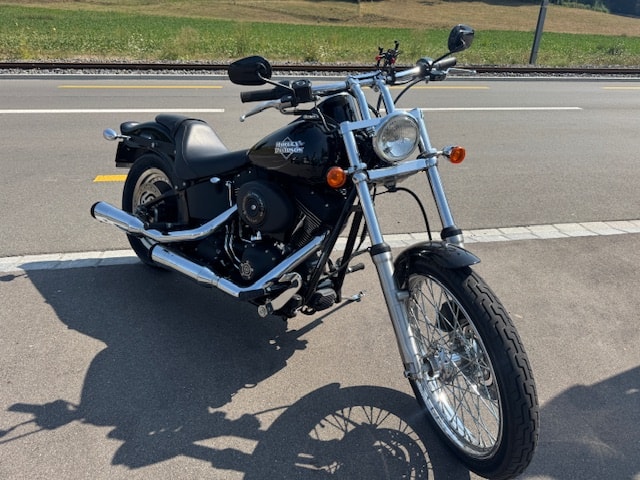 HARLEY-DAVIDSON FXSTBI Deuce mit 9400 km Sissy Bar neue Bereifung neue Batterie ab MFK