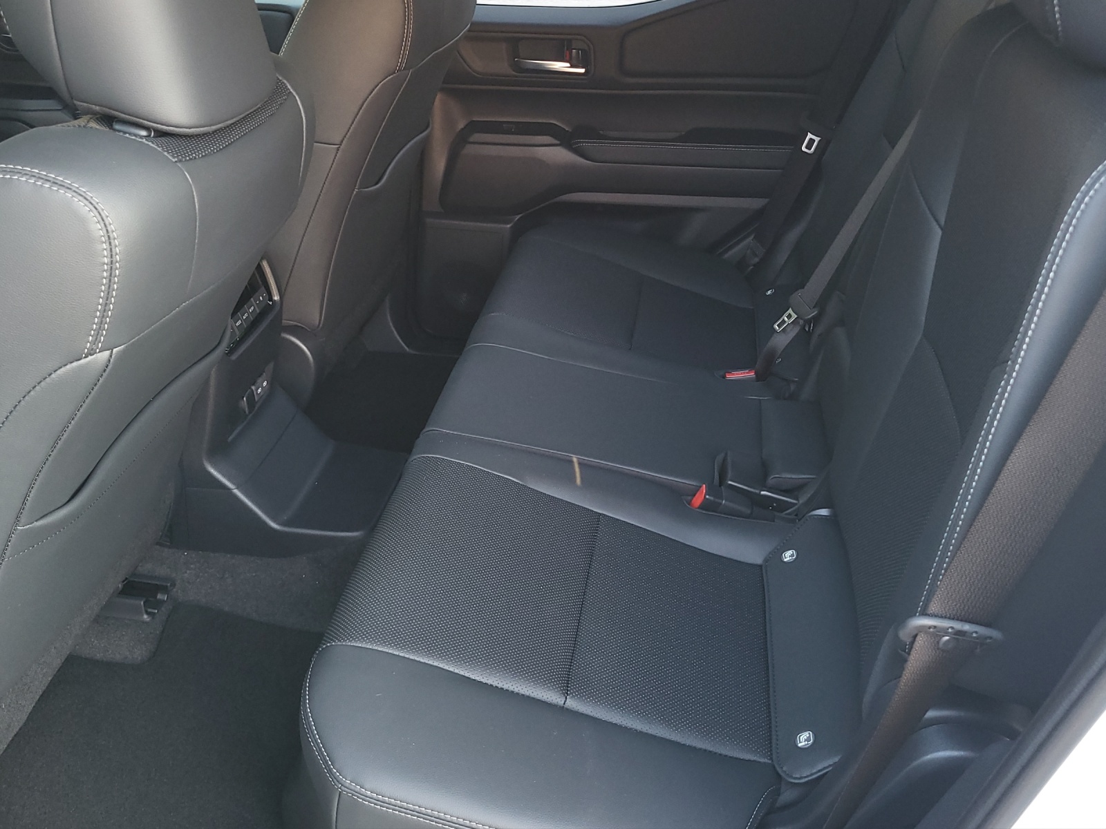 TOYOTA Land Cruiser 2.8 D 48V Style-image-14