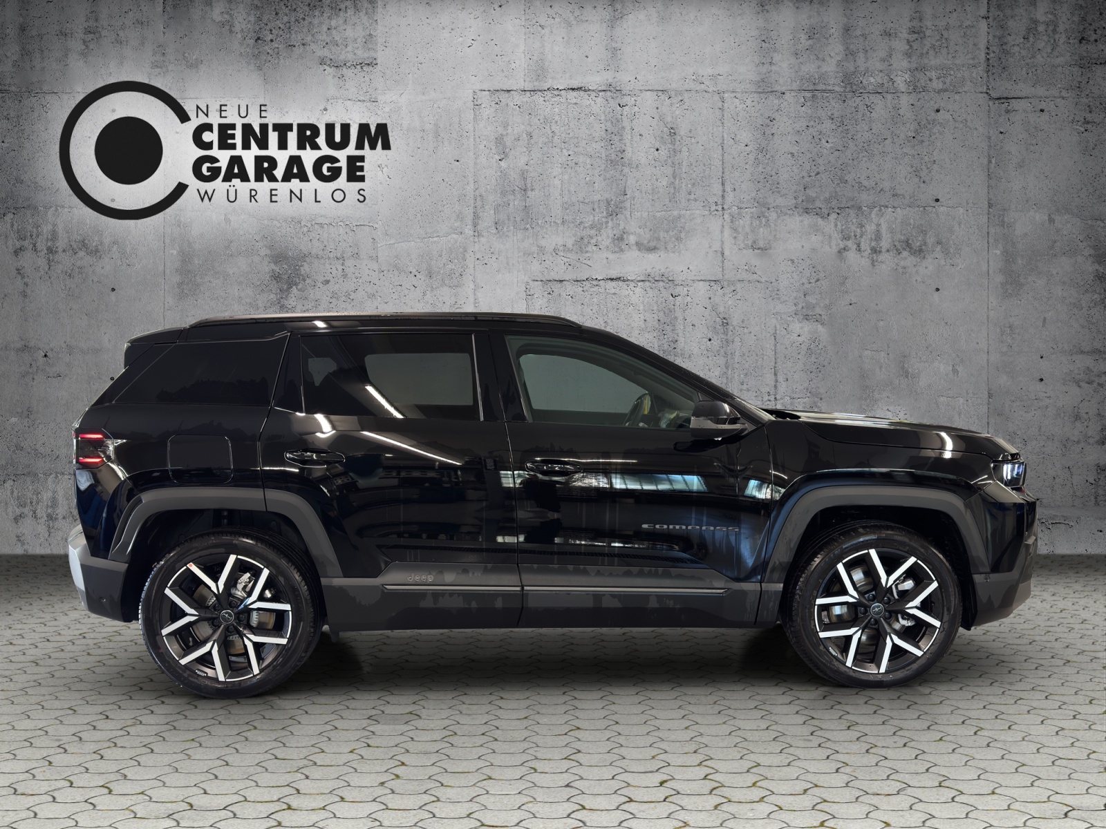 JEEP Compass 1.6 T PHEV Summit-showroom-element-2