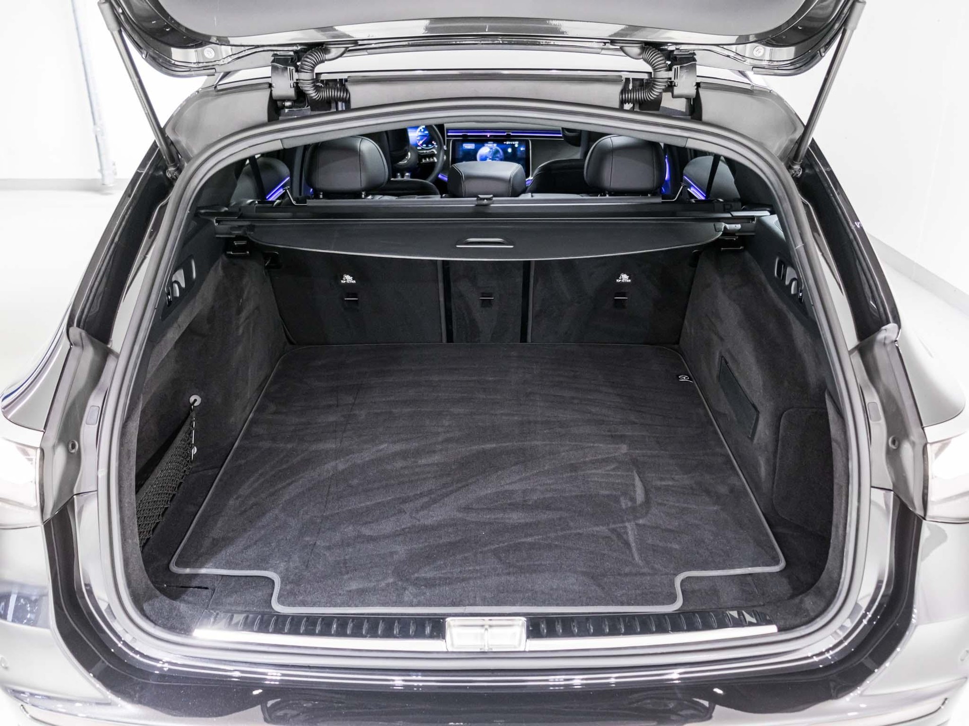 MERCEDES-BENZ E 200 4MATIC T-Modell-image-13