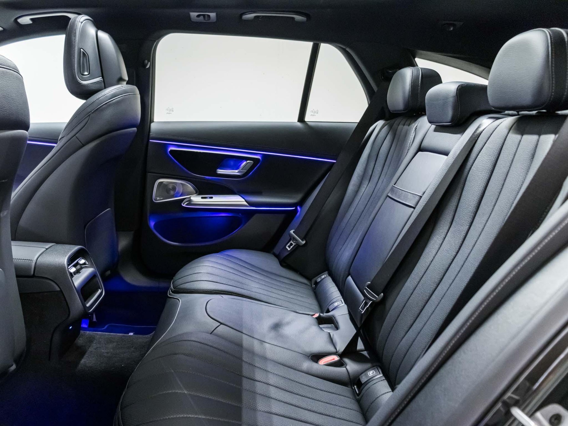 MERCEDES-BENZ E 200 4MATIC T-Modell-image-7