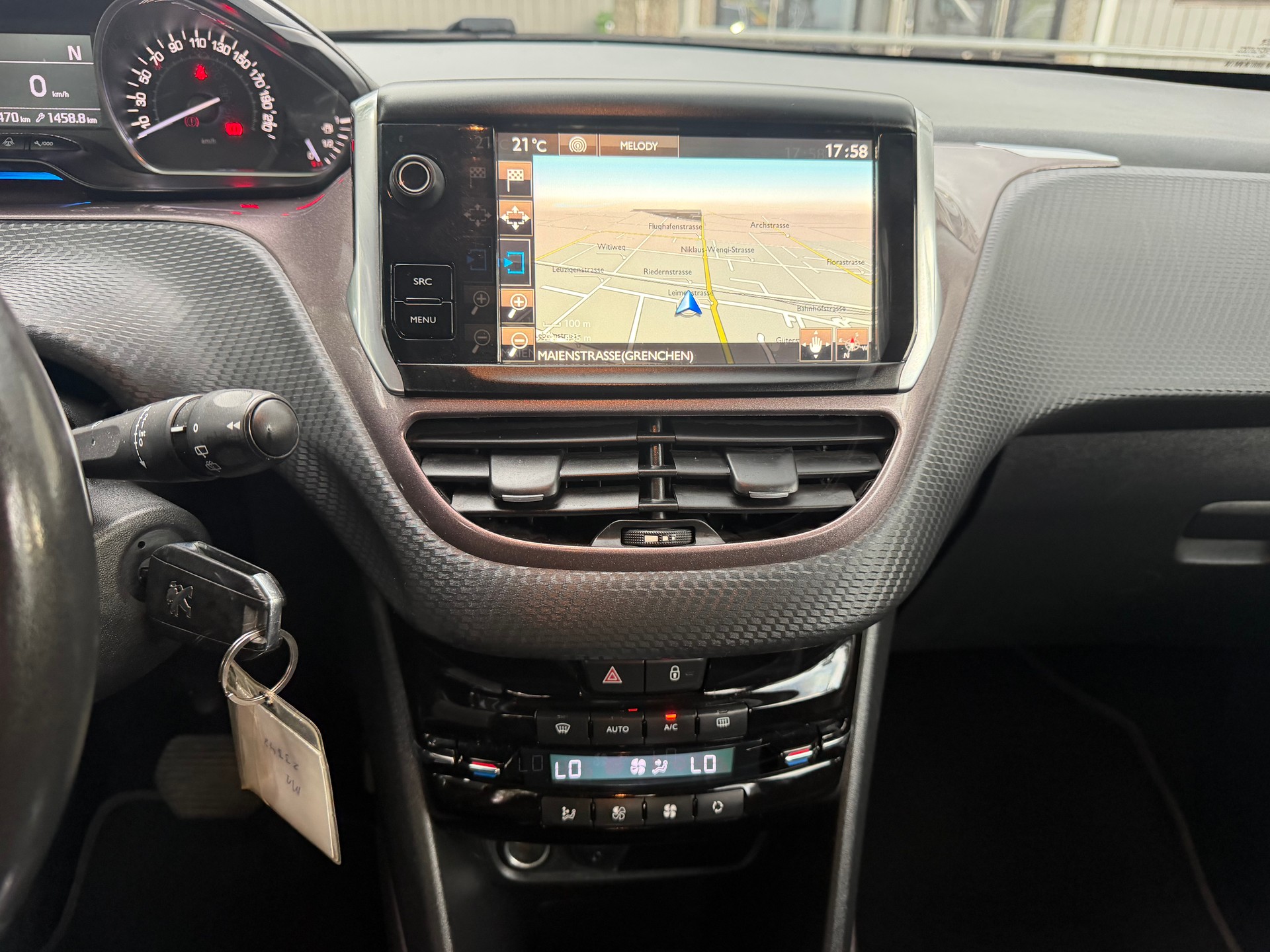 PEUGEOT 2008 1.6 e-HDi Style EGS6 ** Navigation ** Klima-auto ** Tempomat ** PDC H ** Frisch Ab MFK 04.08.2026-image-7