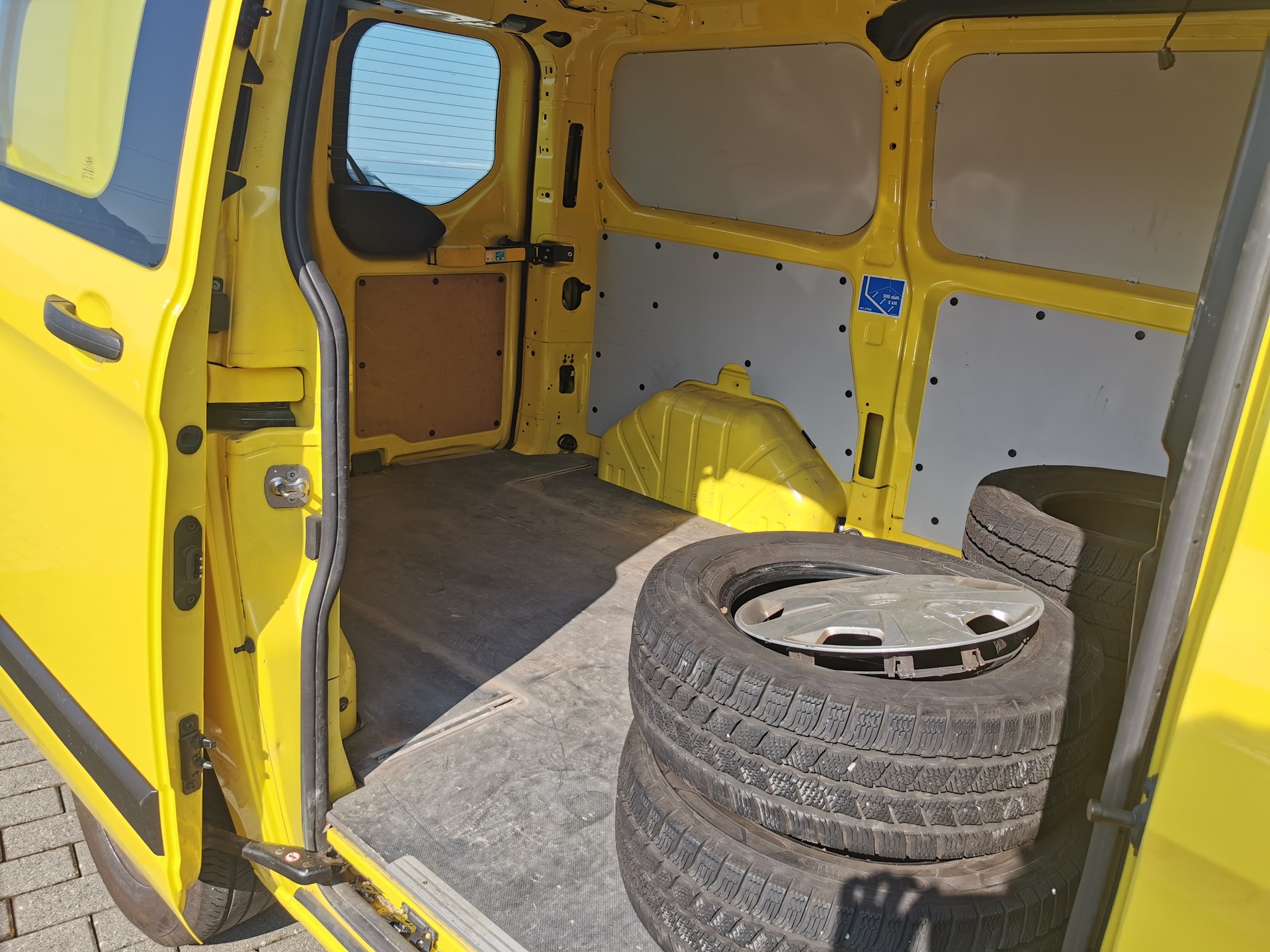 FORD Transit Cust 300 L1 Ambie-image-6