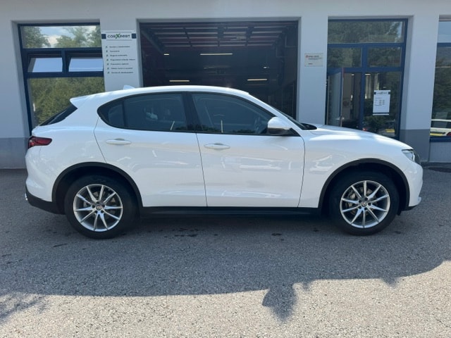ALFA ROMEO Stelvio 2.0 Super Q4 Automatic-image-3