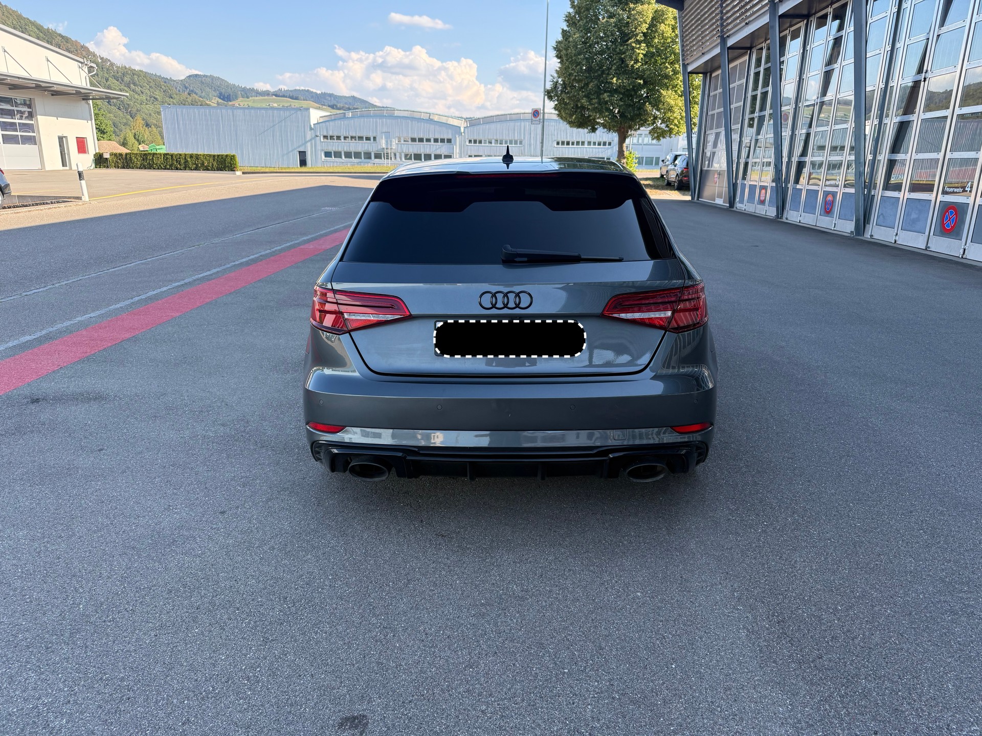 AUDI 2.5 T FSI quattro S-Tronic / • Sternenhimmel / 8-fach bereift / • Matrix-LED-Scheinwerfer-image-6