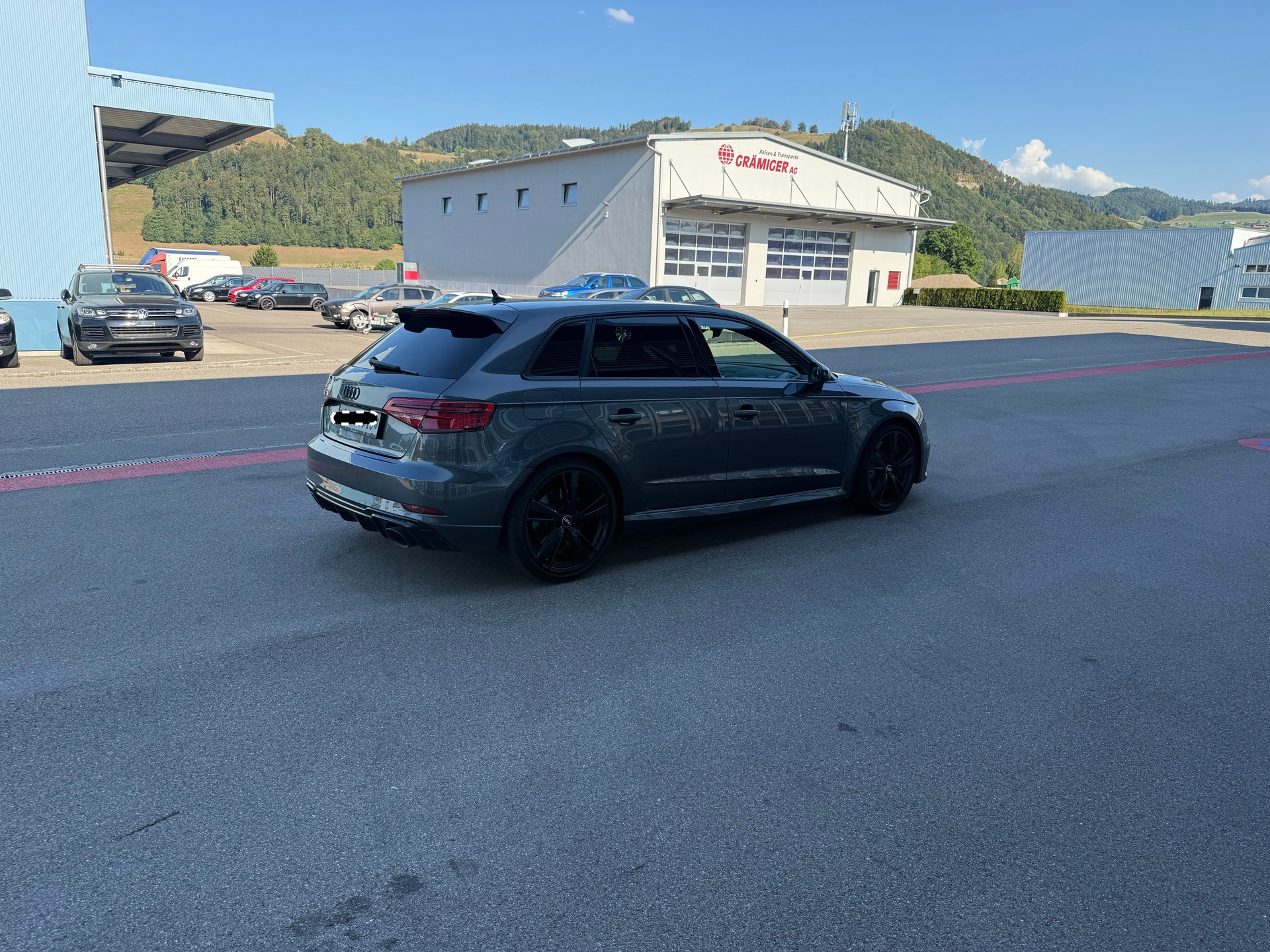 AUDI 2.5 T FSI quattro S-Tronic / • Sternenhimmel / 8-fach bereift / • Matrix-LED-Scheinwerfer-image-7