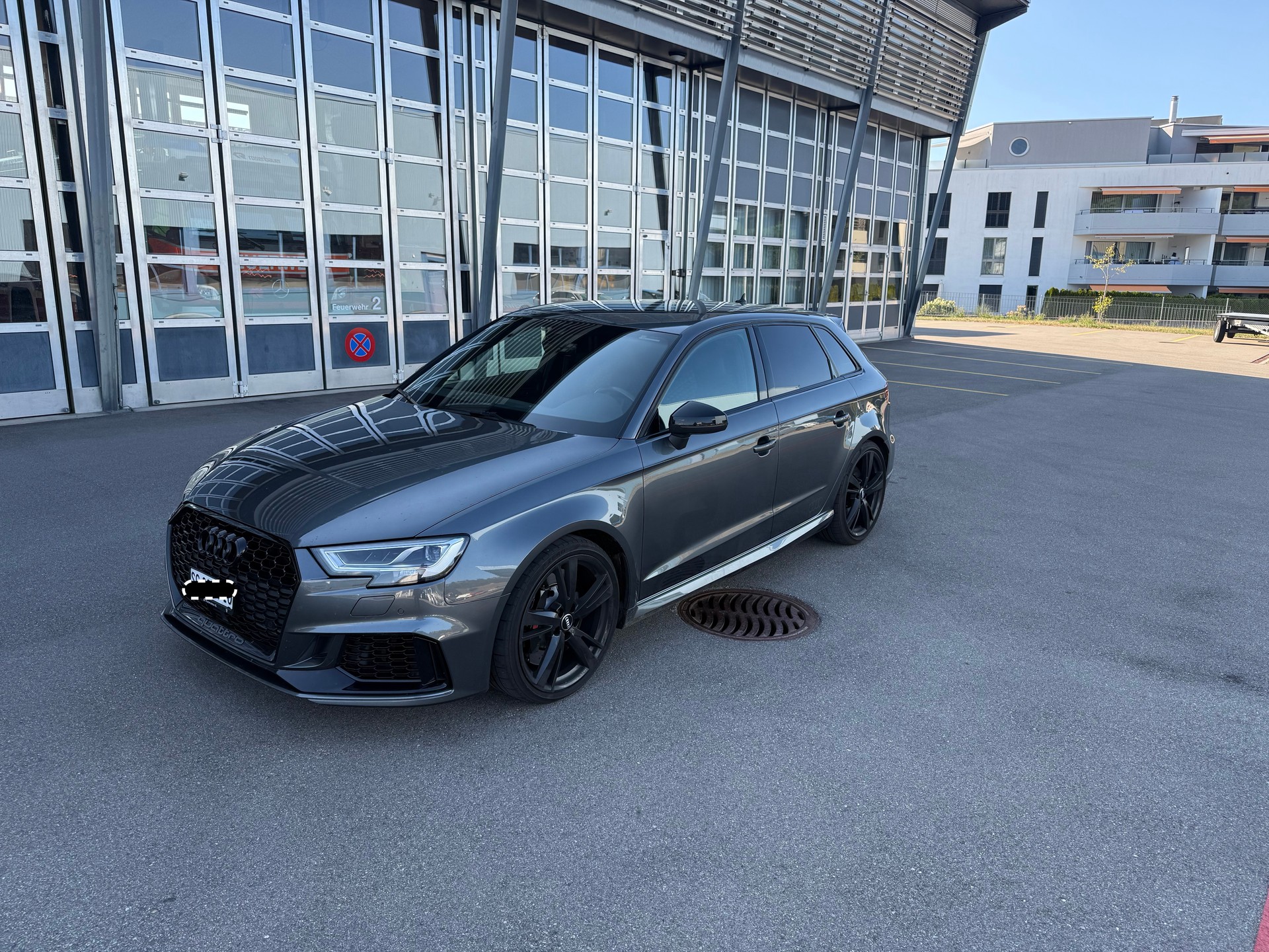 AUDI 2.5 T FSI quattro S-Tronic / • Sternenhimmel / 8-fach bereift / • Matrix-LED-Scheinwerfer-image-1
