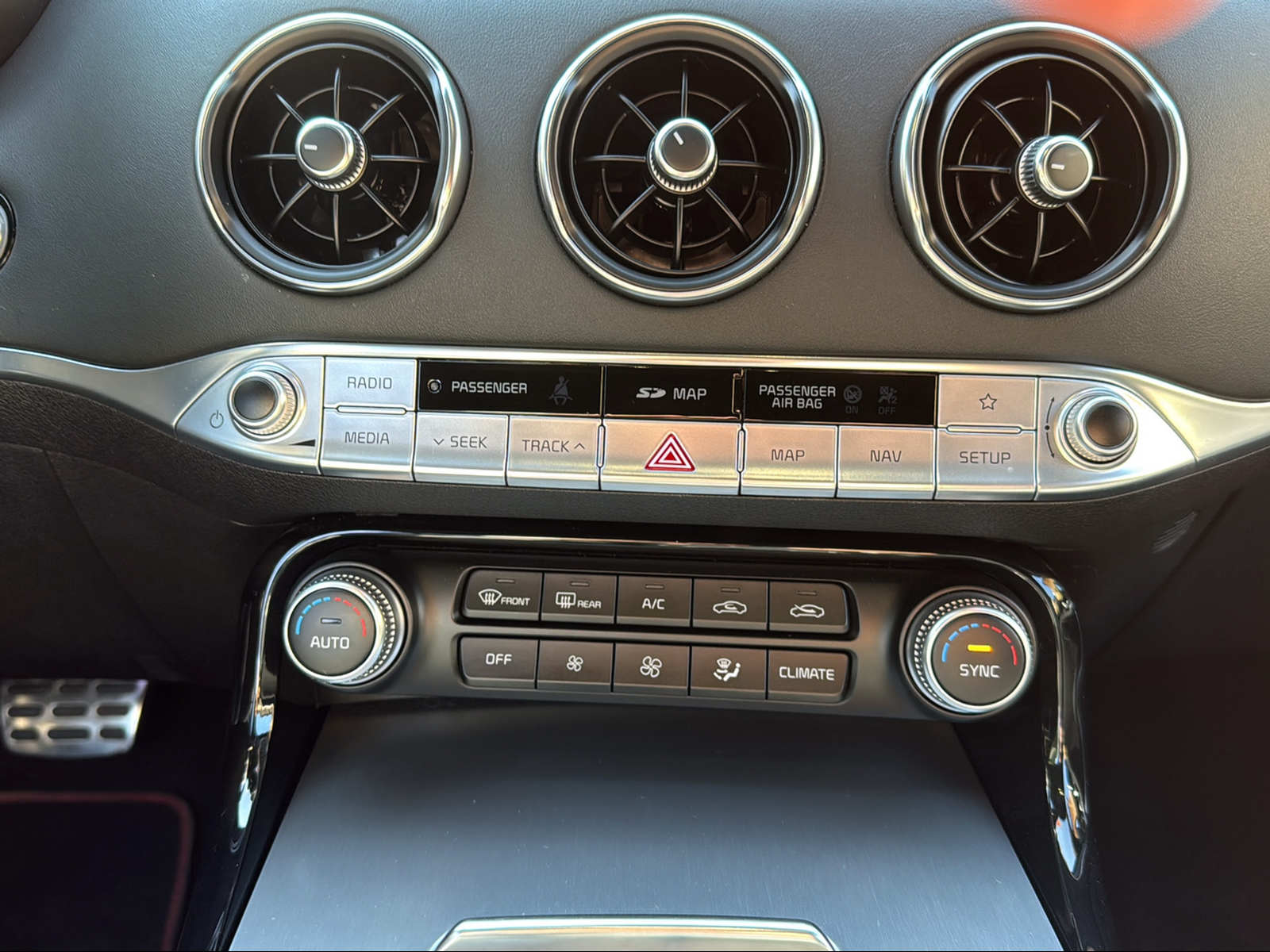 KIA Stinger 3.3 T-GDi GT Automat AWD-image-10
