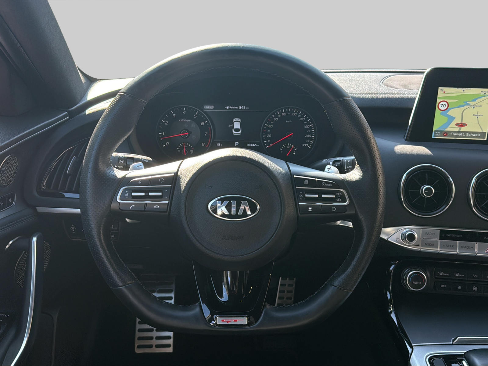KIA Stinger 3.3 T-GDi GT Automat AWD-image-8