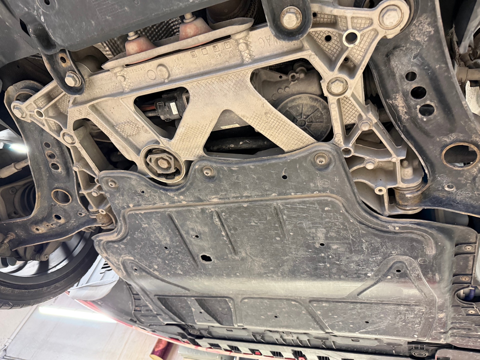 AUDI 2.0 T FSI quattro S-Tronic-image-5
