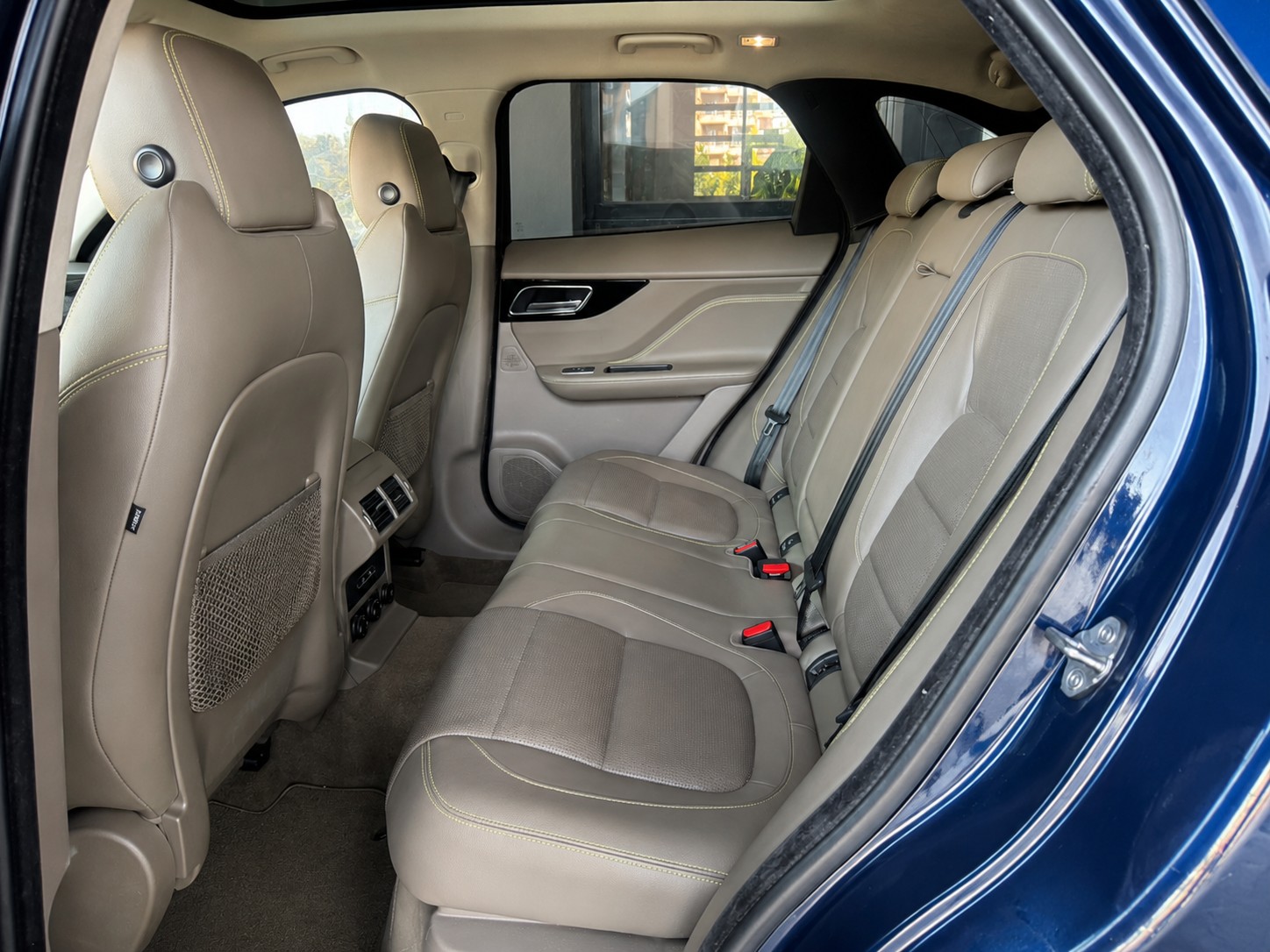 JAGUAR F-Pace 25d R-Sport AWD Automatik-image-13