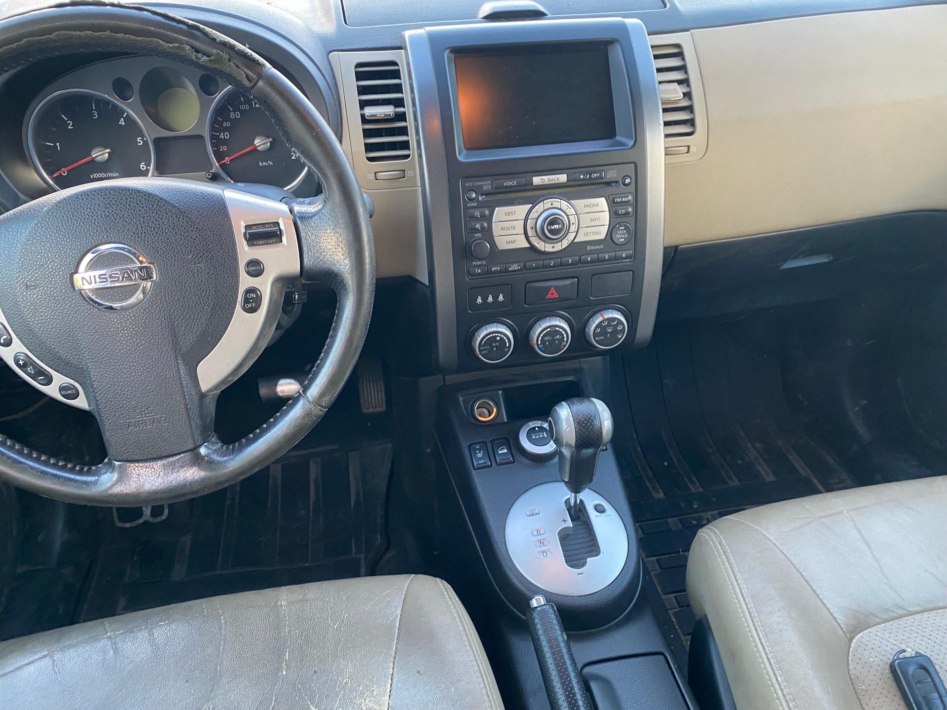 NISSAN X-Trail 2.0 dCi 16V SE Automatic-image-5