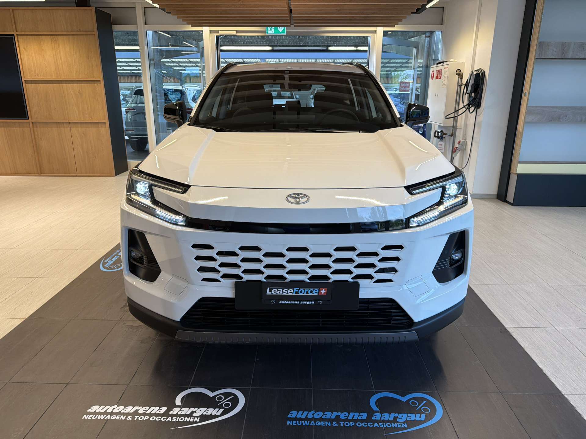 TOYOTA RAV-4 2.5 HSD Trend e-CVT AWD NEUES MODELL Automat-image-10