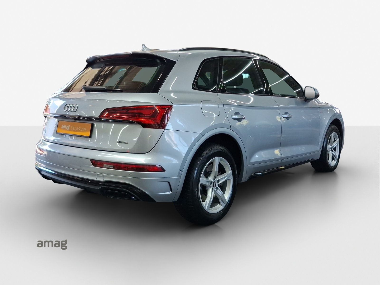 AUDI Q5 40 TDI S-line quattro S-tronic-image-4