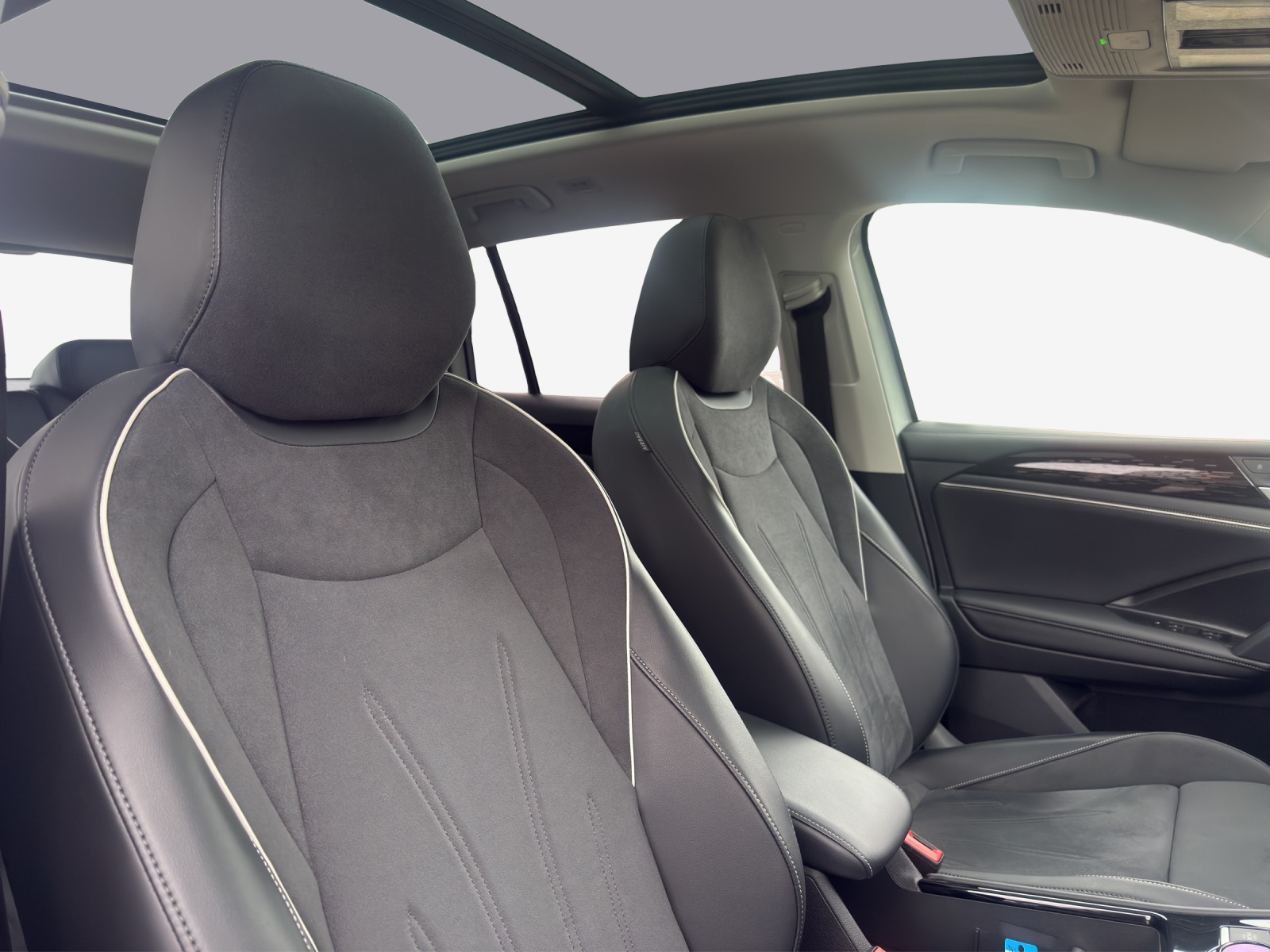 VW Tiguan 2.0 TSI DSG Elegance 4Motion-image-14