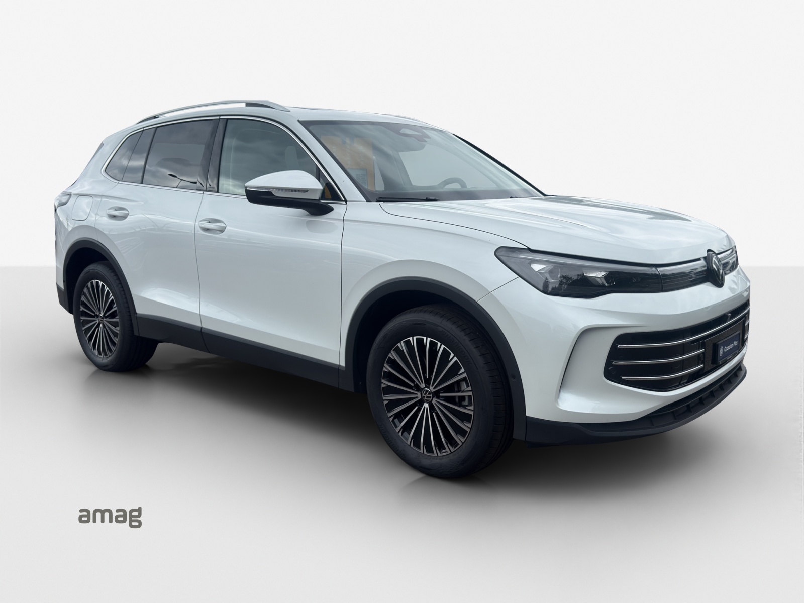 VW Tiguan 2.0 TSI DSG Elegance 4Motion-image-5