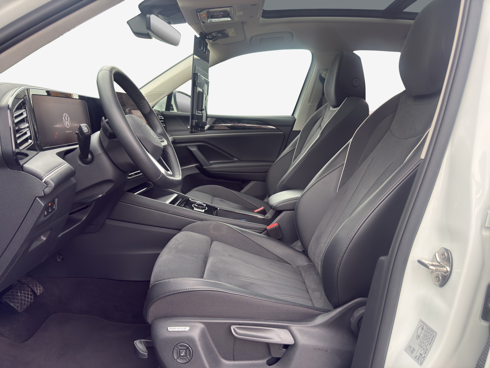 VW Tiguan 2.0 TSI DSG Elegance 4Motion-image-7